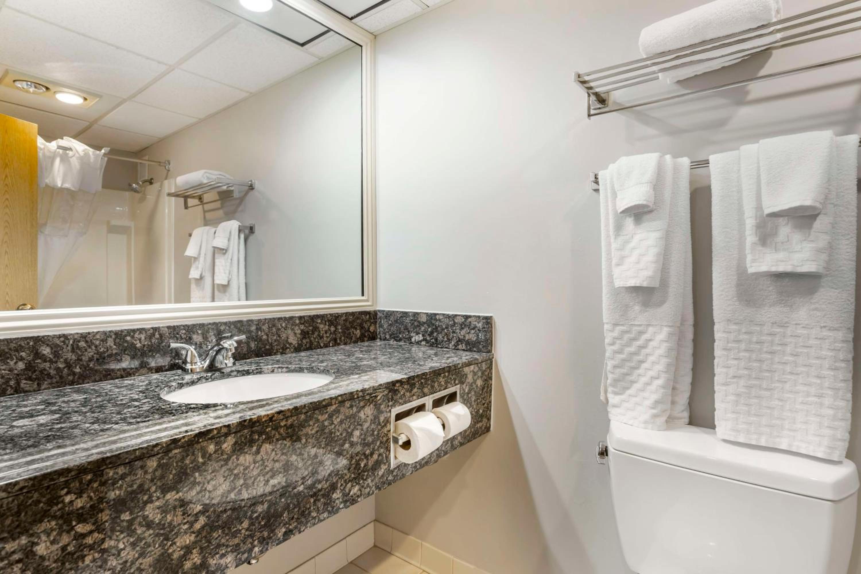 Best Western Danbury/Bethel - Property Image 2