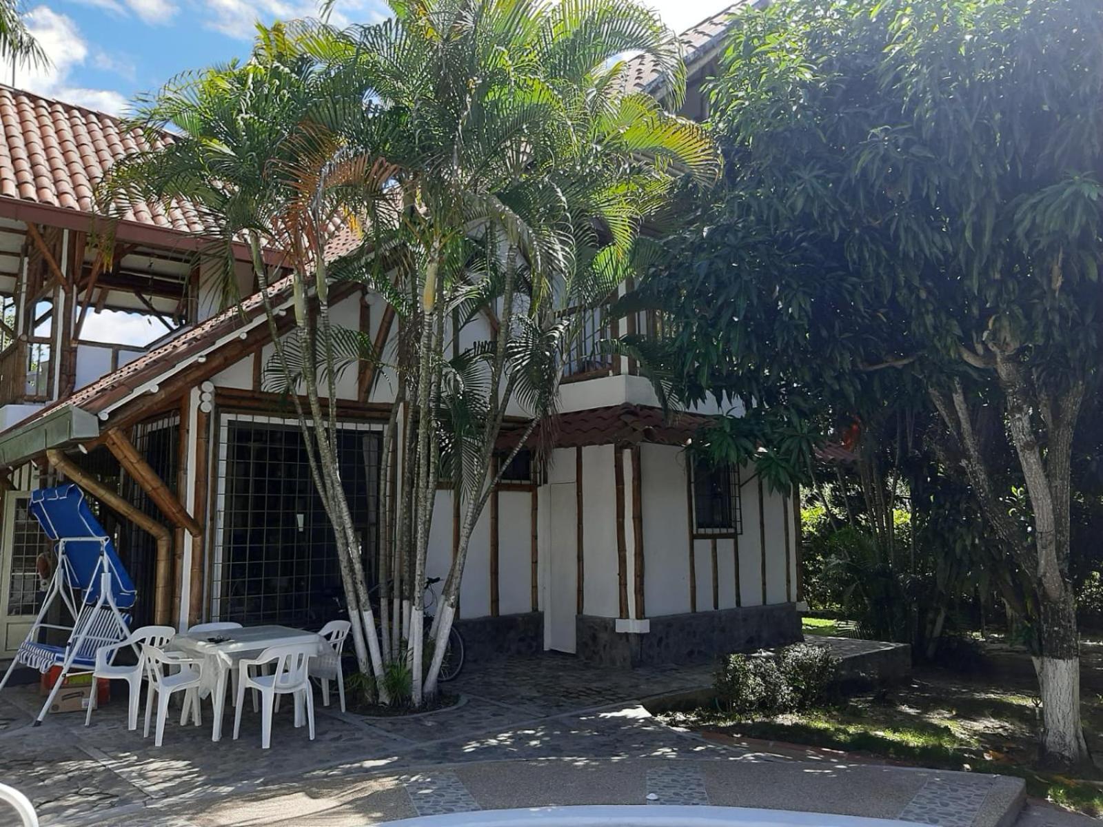 Espectacular Casa campestre en condo, Guamo Tol