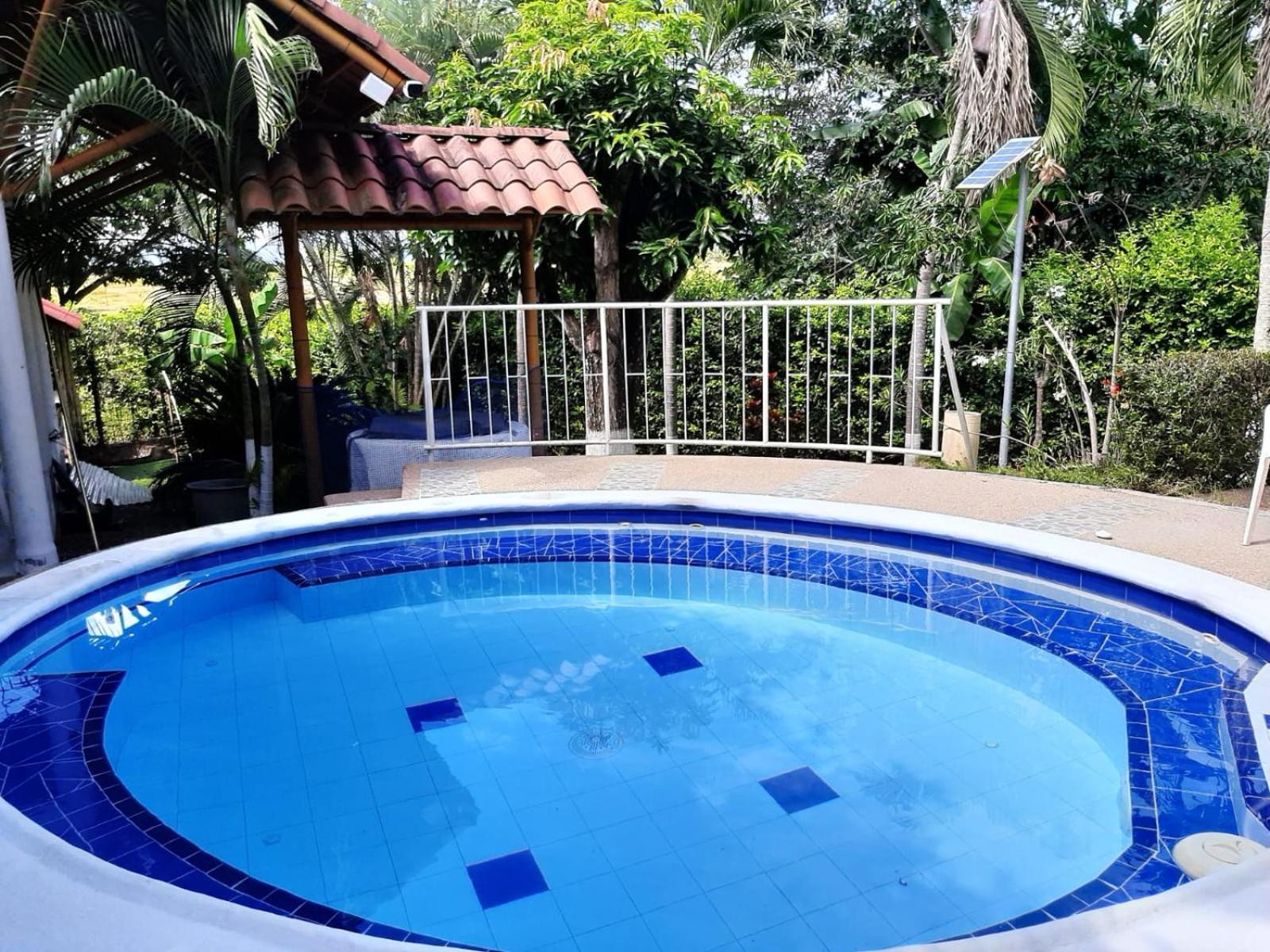 Espectacular Casa campestre en condo, Guamo Tol