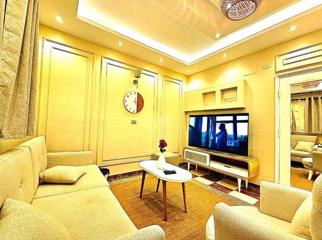LUXURY Holiday
