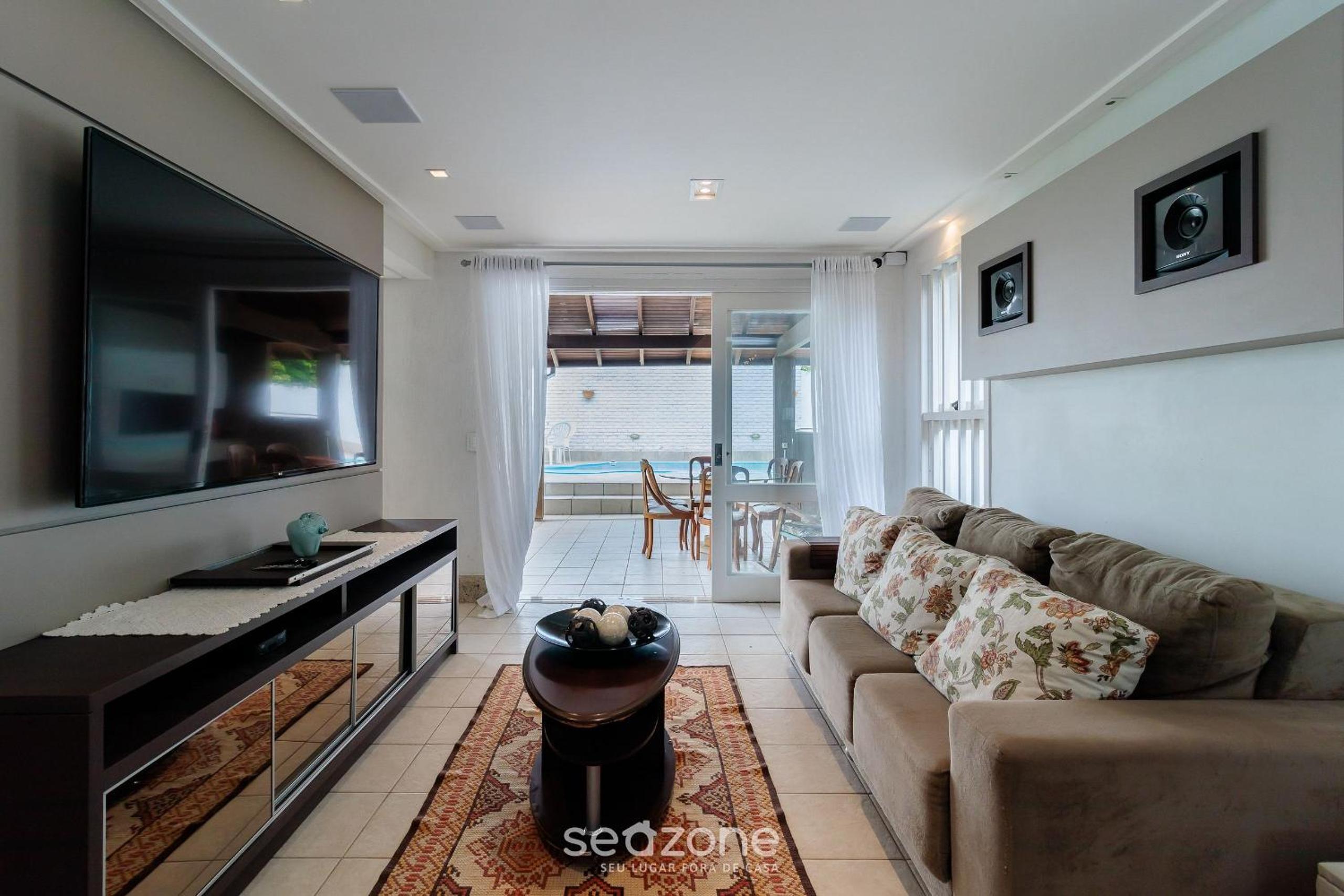 Casa de férias com piscina e churrasqueira ROM591