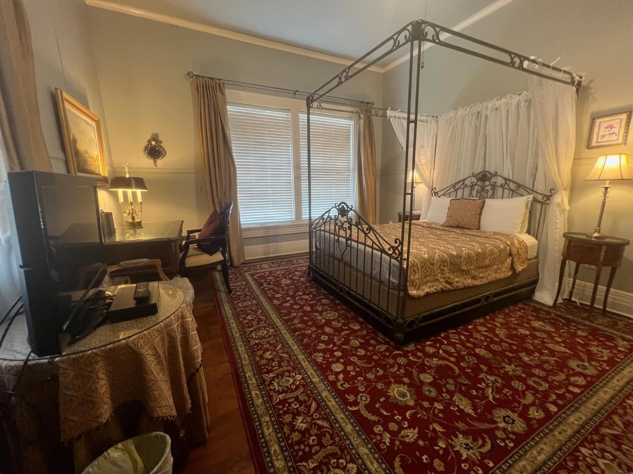 Historic Michabelle Inn