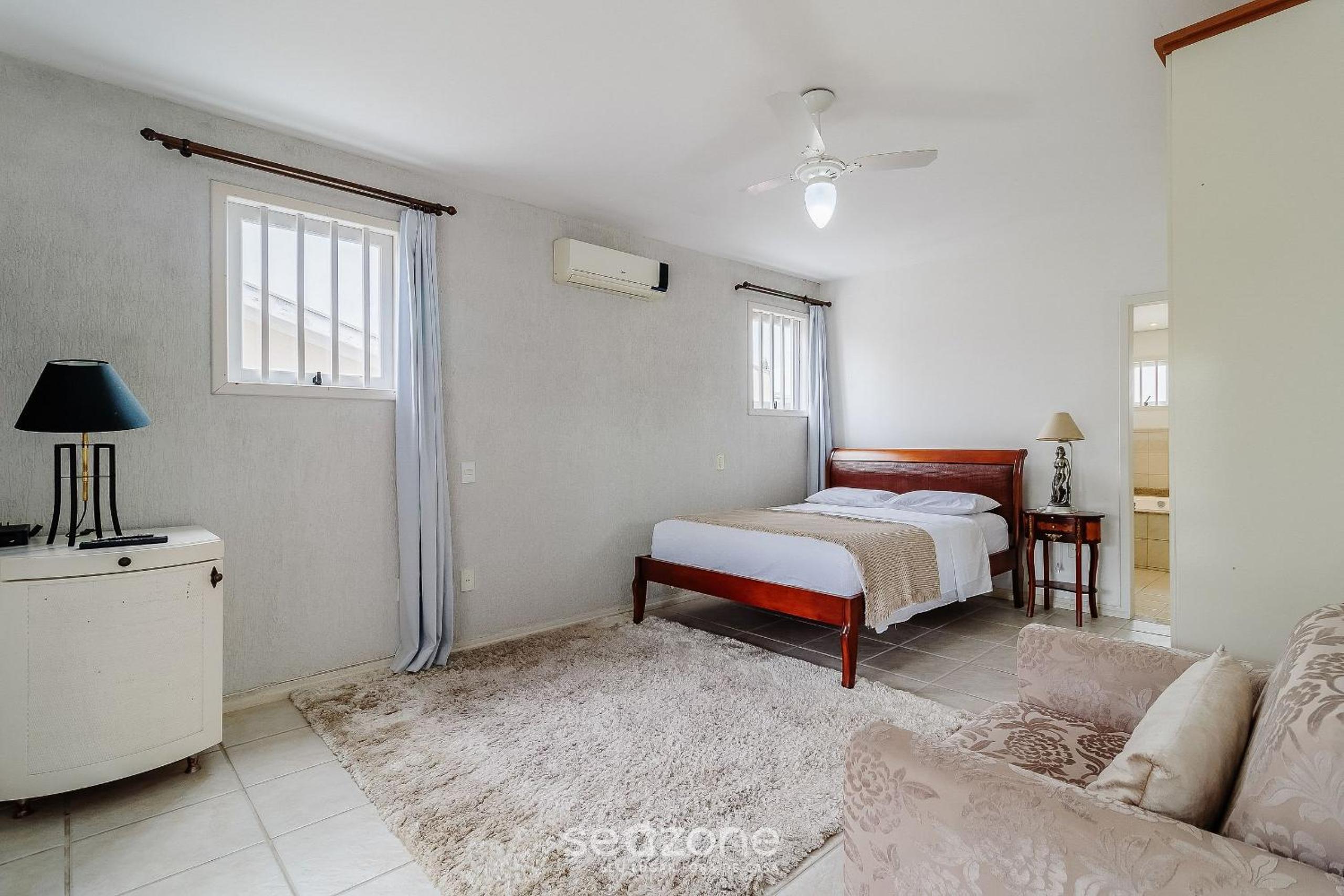 Casa de férias com piscina e churrasqueira ROM591