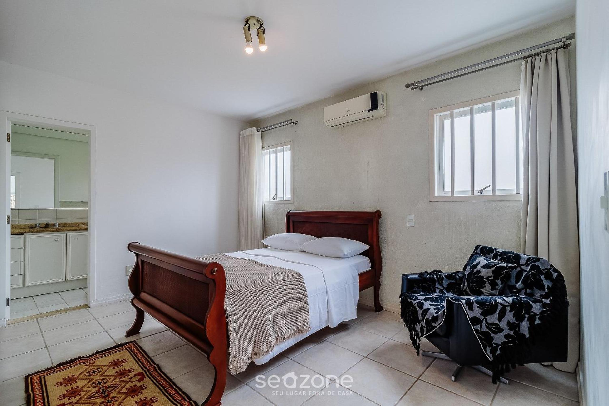 Casa de férias com piscina e churrasqueira ROM591