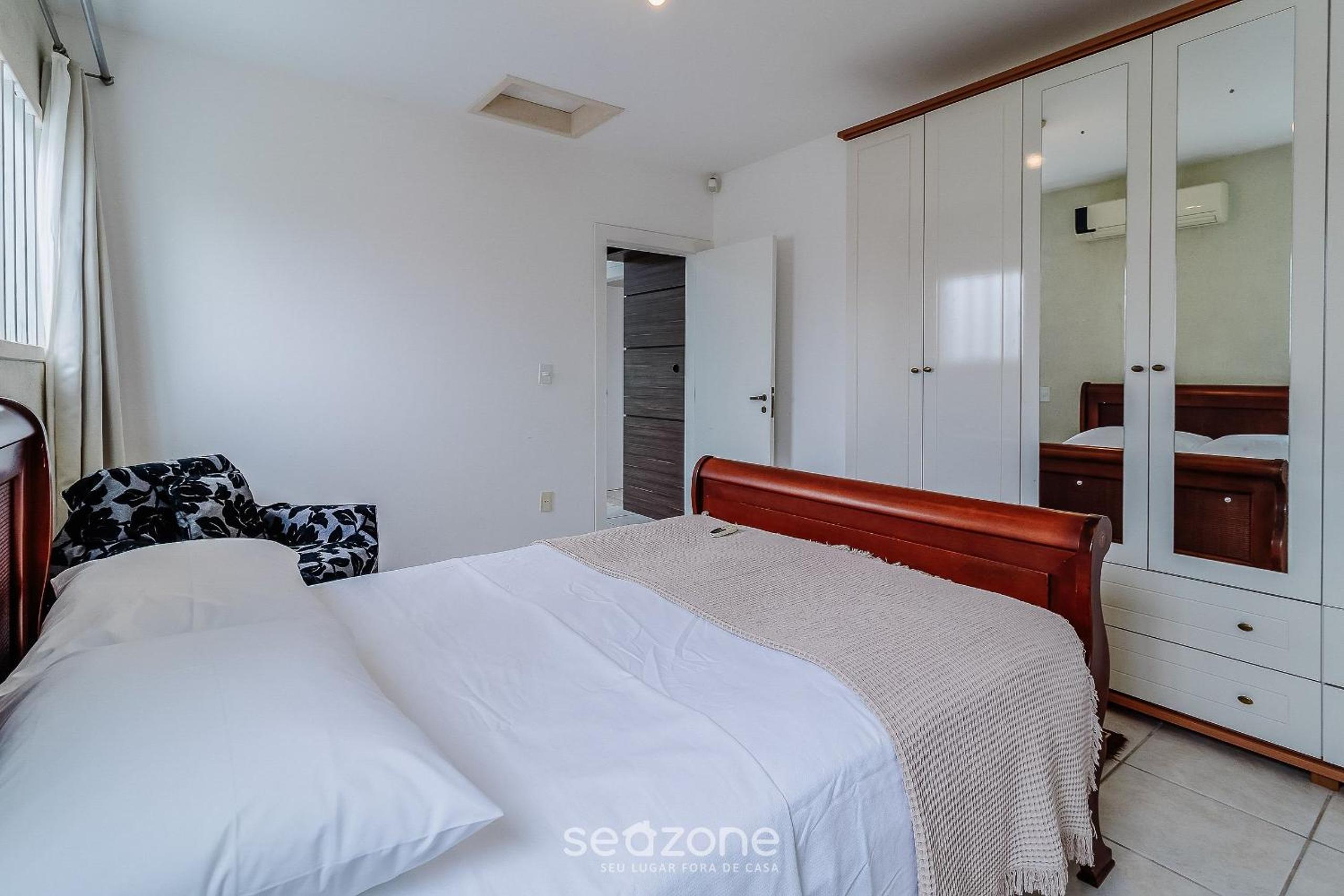 Casa de férias com piscina e churrasqueira ROM591