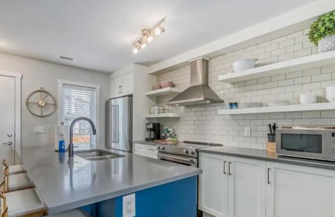 South Calgary Townhouse