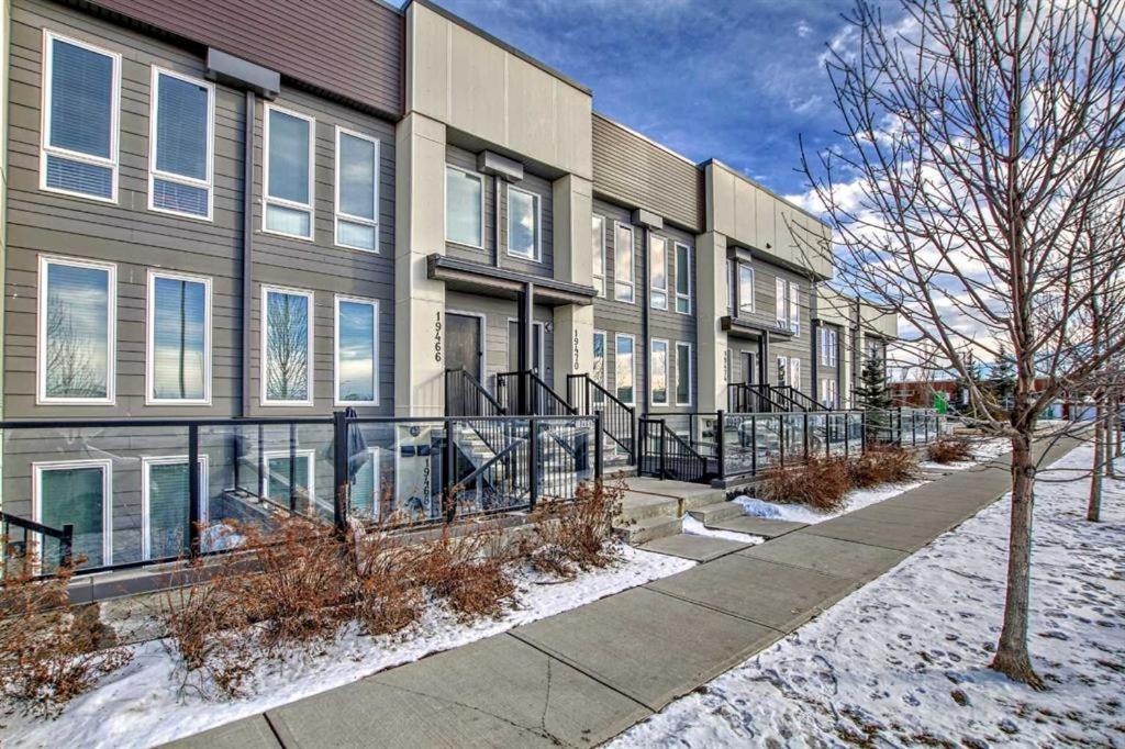 South Calgary Townhouse