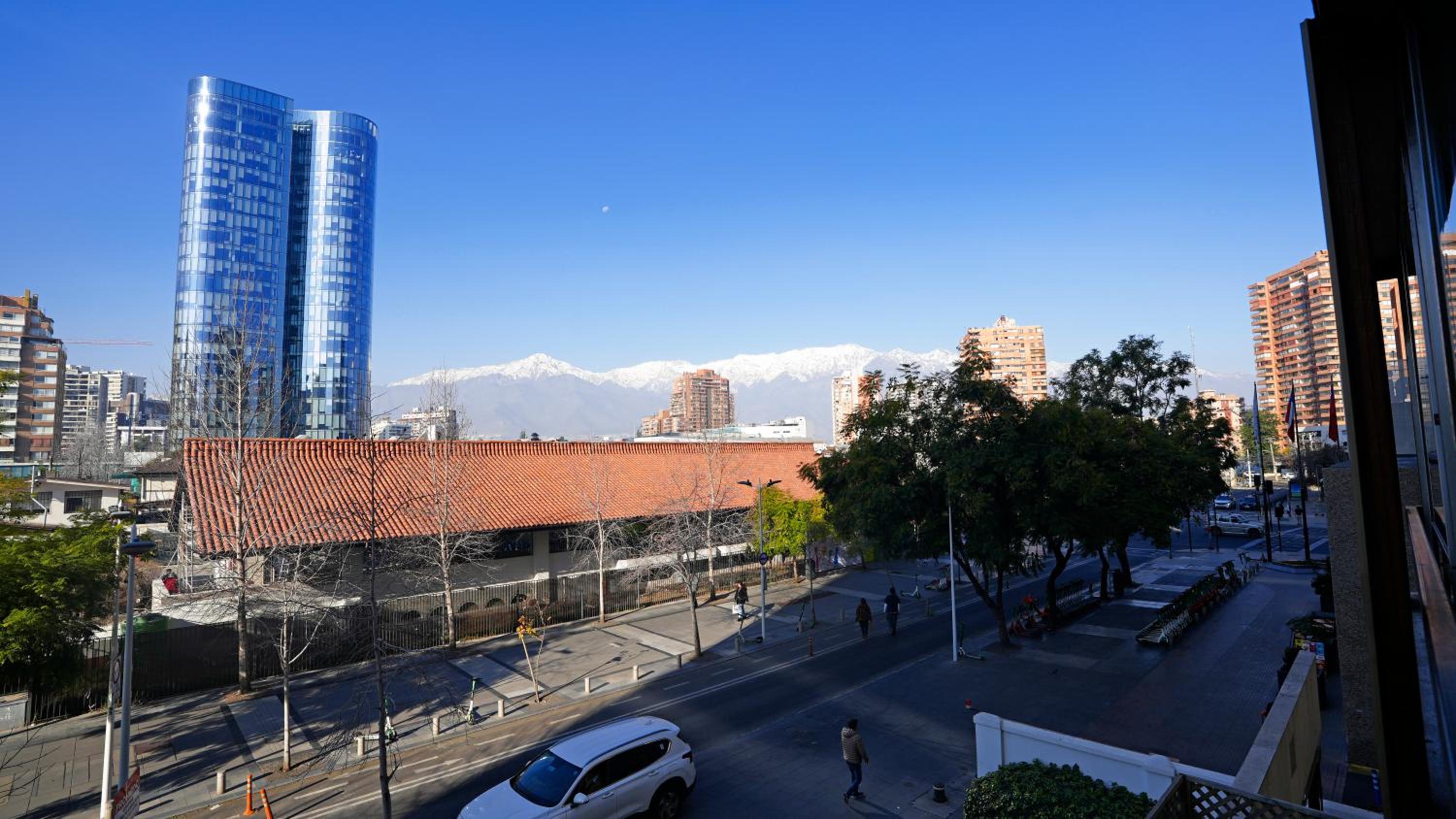 Mall Parque Arauco, Mall Apumanque y Metro Manquehe
