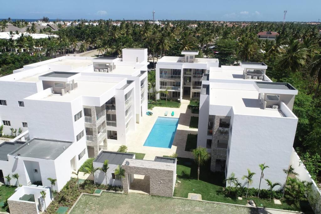 PM New Dream Condo ,by the beach by the shops view 3