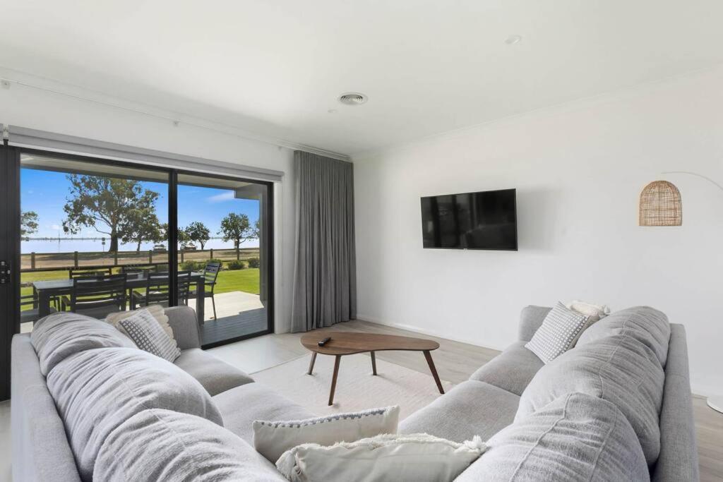No 1 Marine Cove - Lake Views