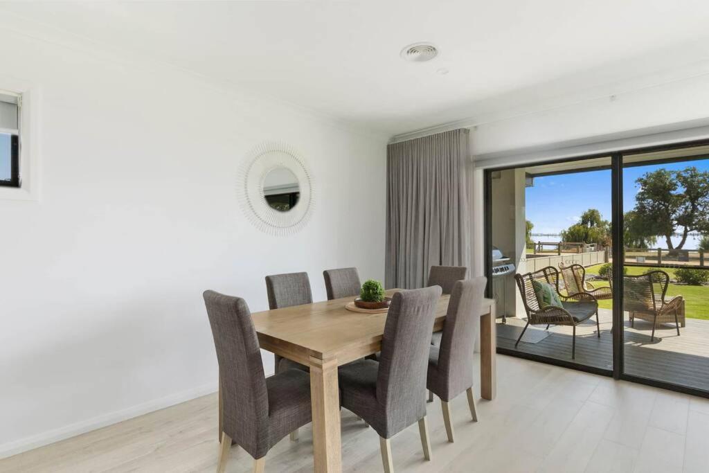 No 1 Marine Cove - Lake Views