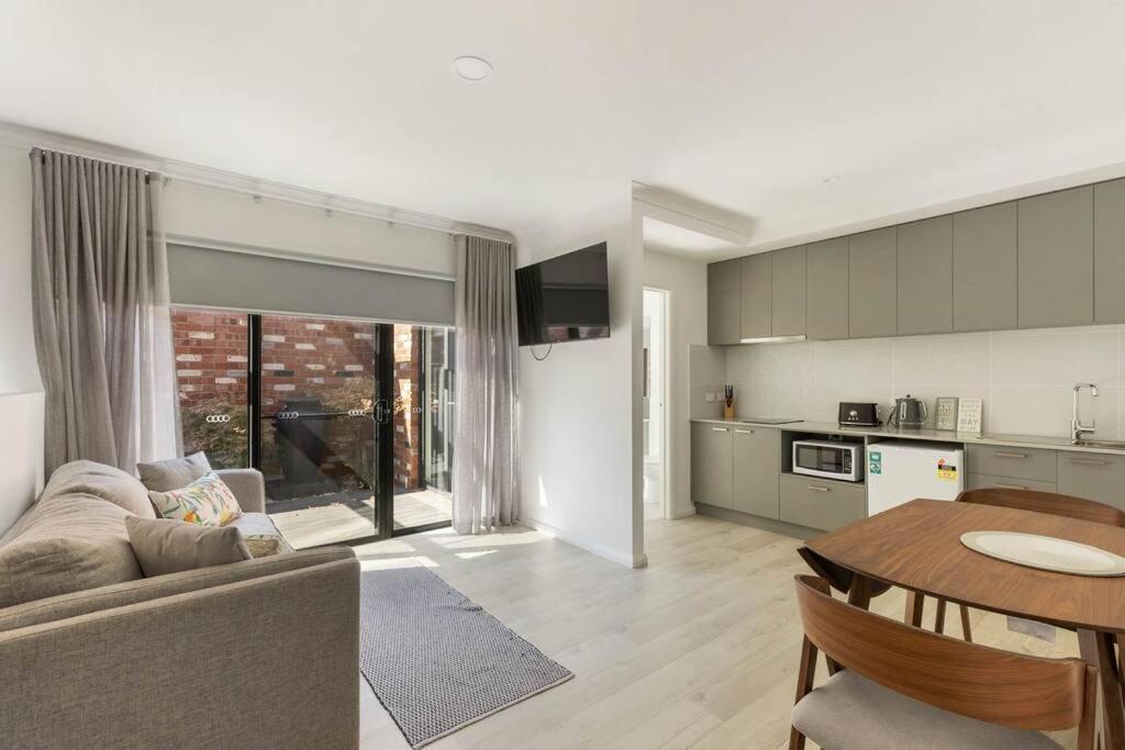 No 1 Marine Cove - Lake Views