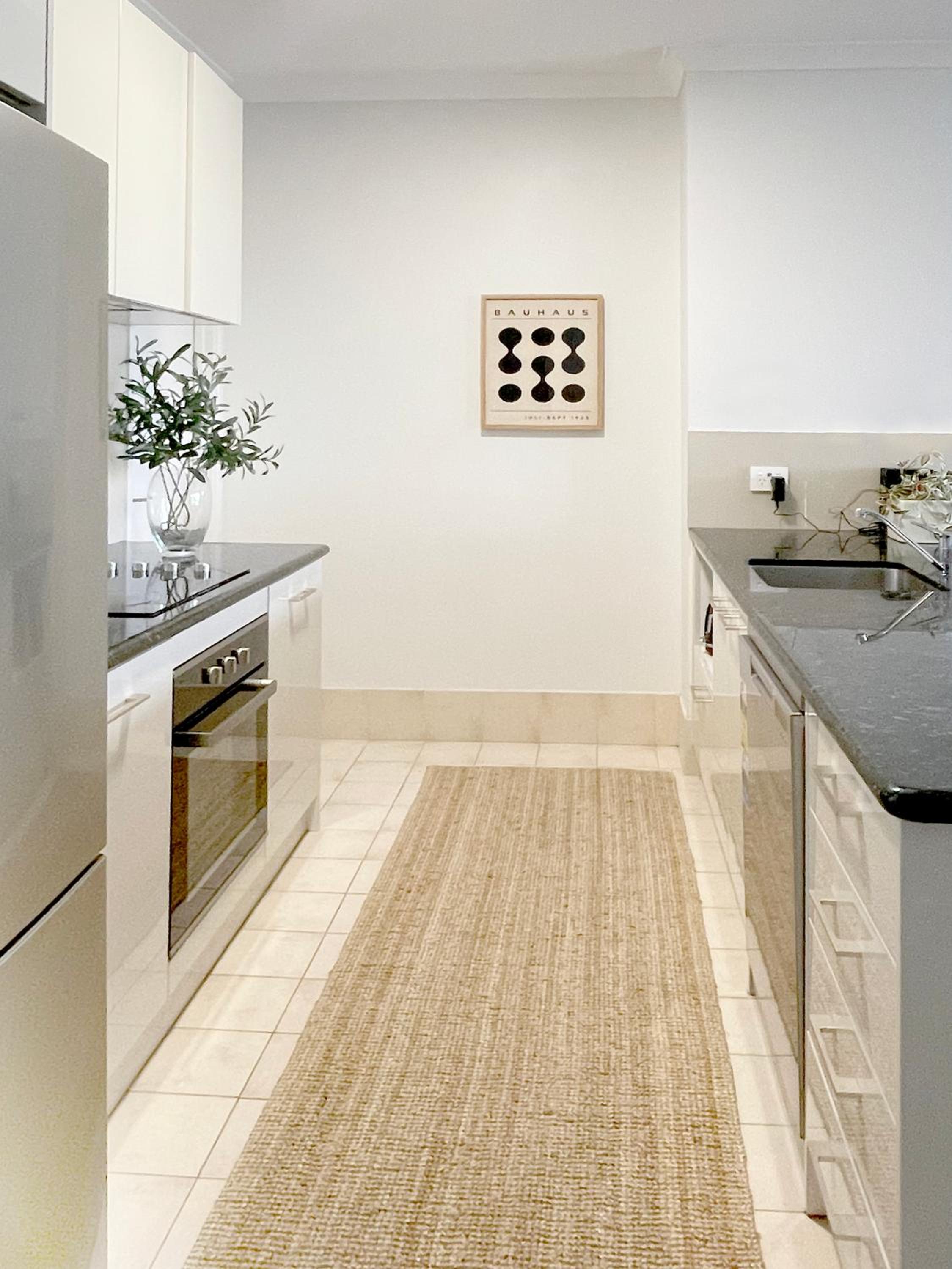 Stylish Executive City Pad w Parking and Pool