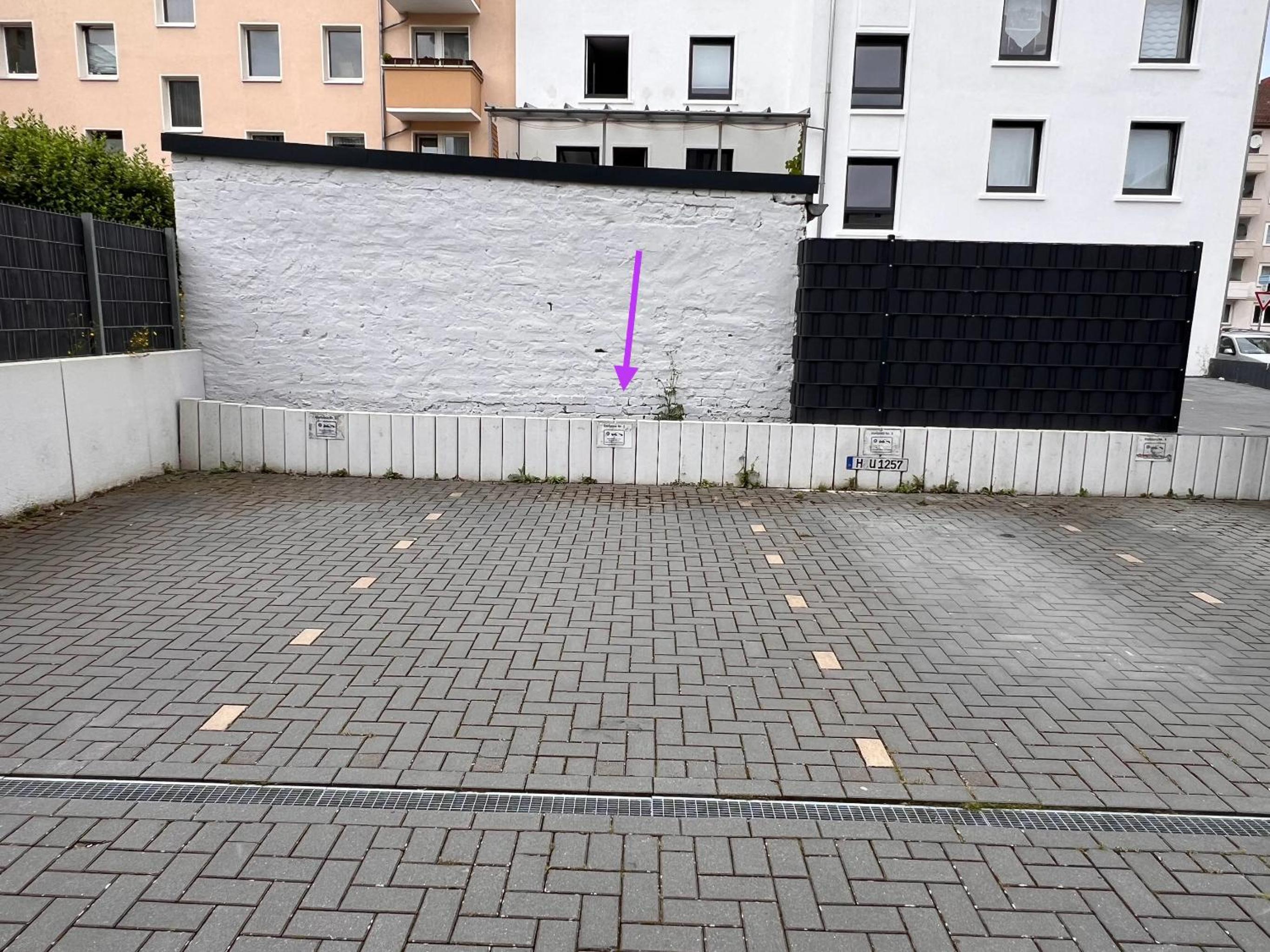 Modernes Apartment mit Balkon und Parkplatz Zentrum