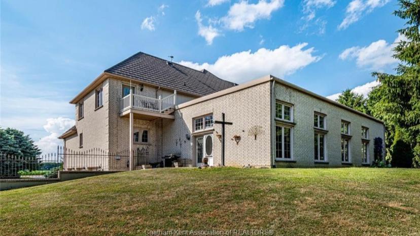 Holden Villa Retreat