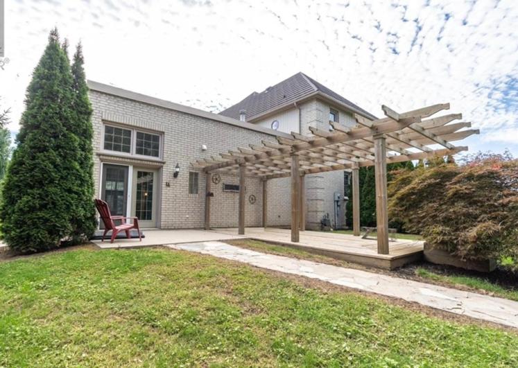 Holden Villa Retreat