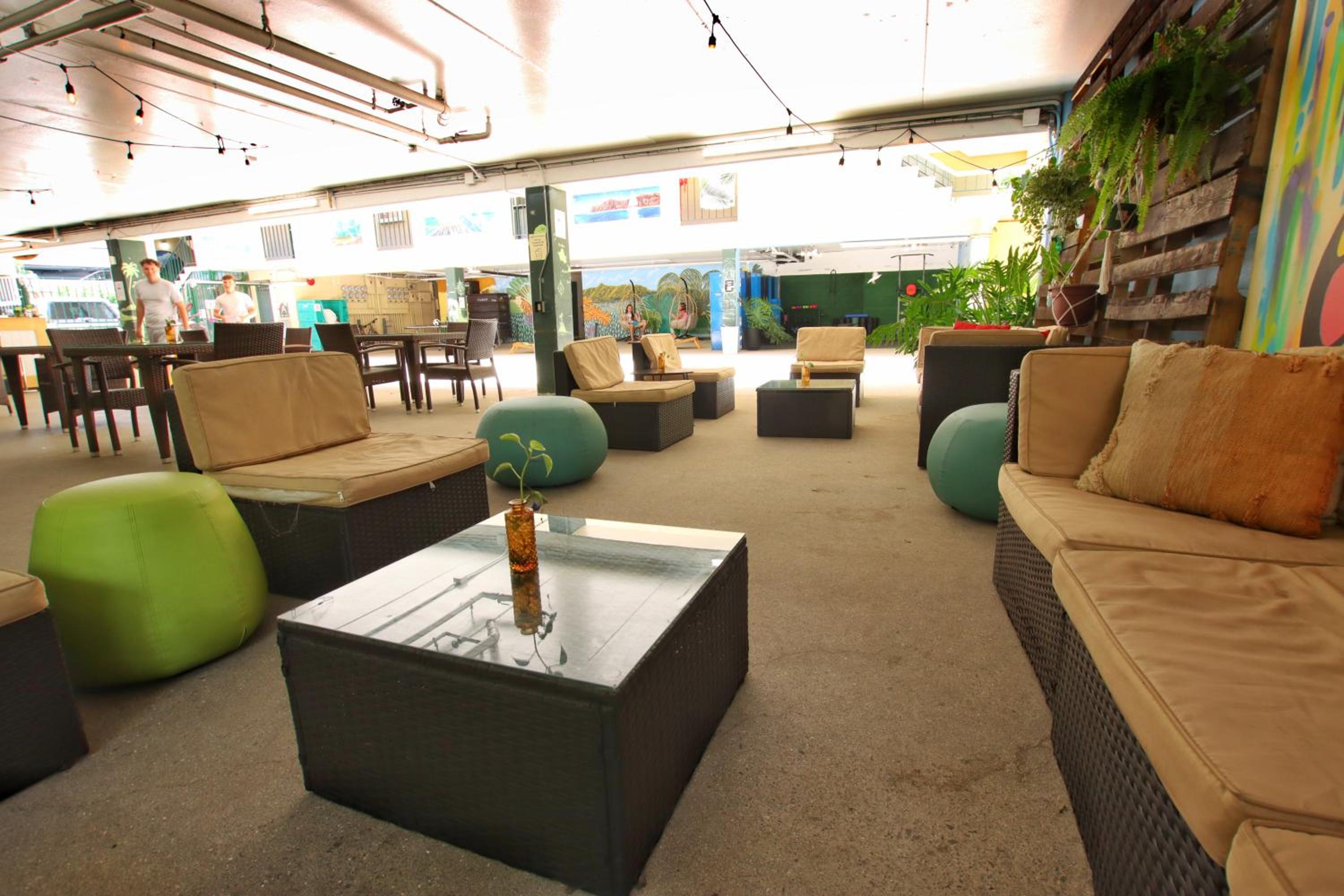 lounge