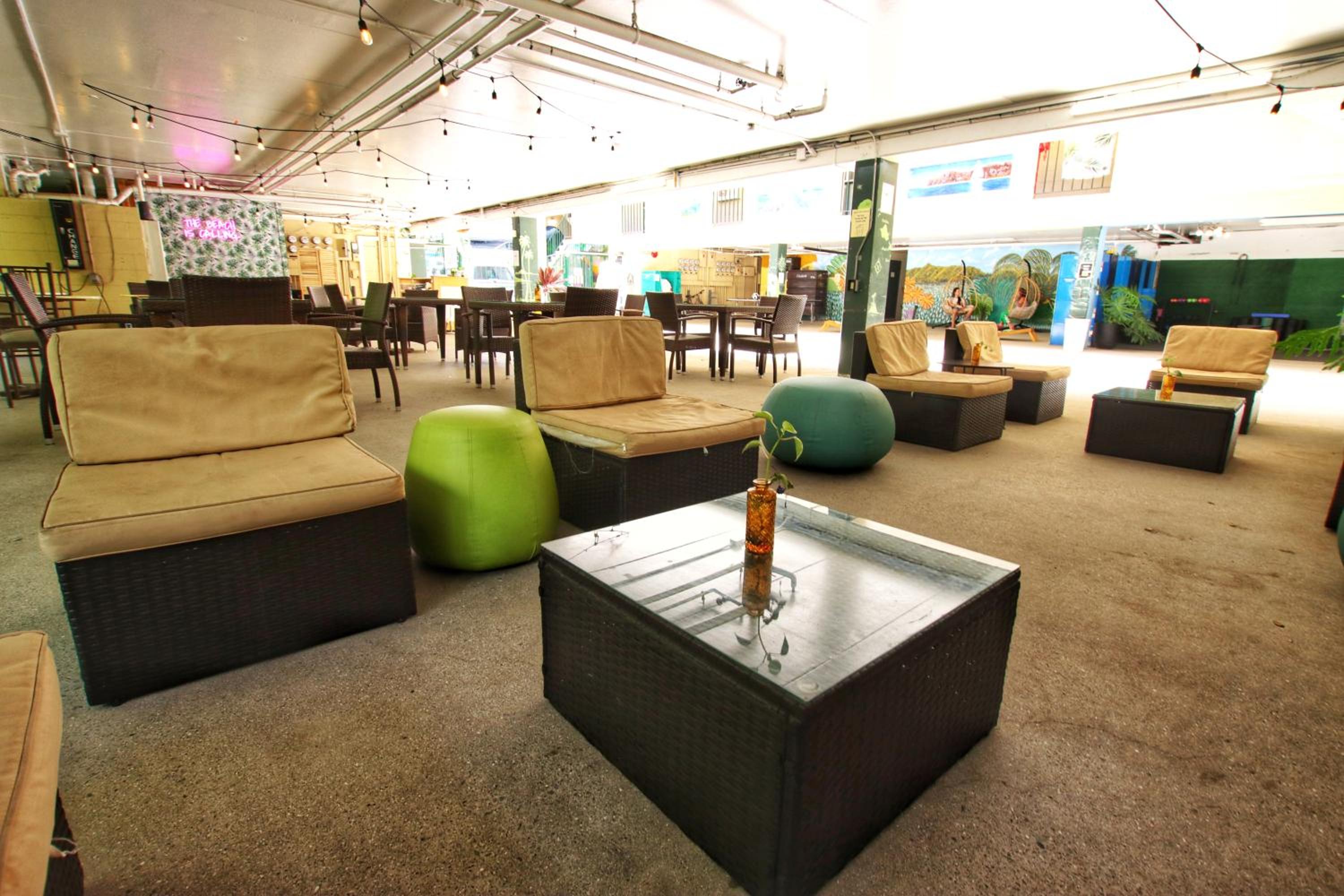 lounge