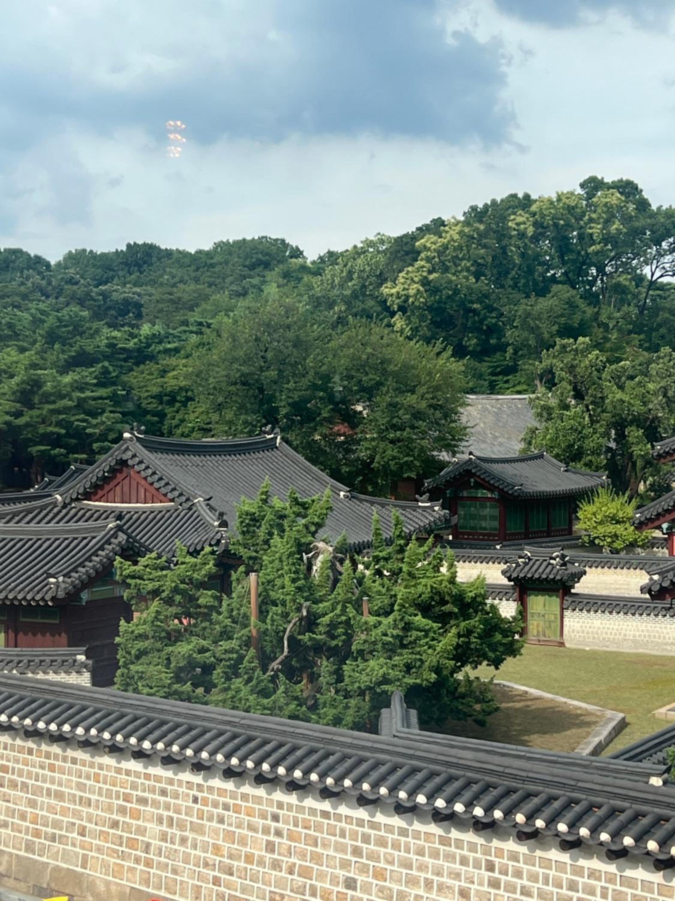 Korean Traditional terrace House Paradise Shopping Center view 3