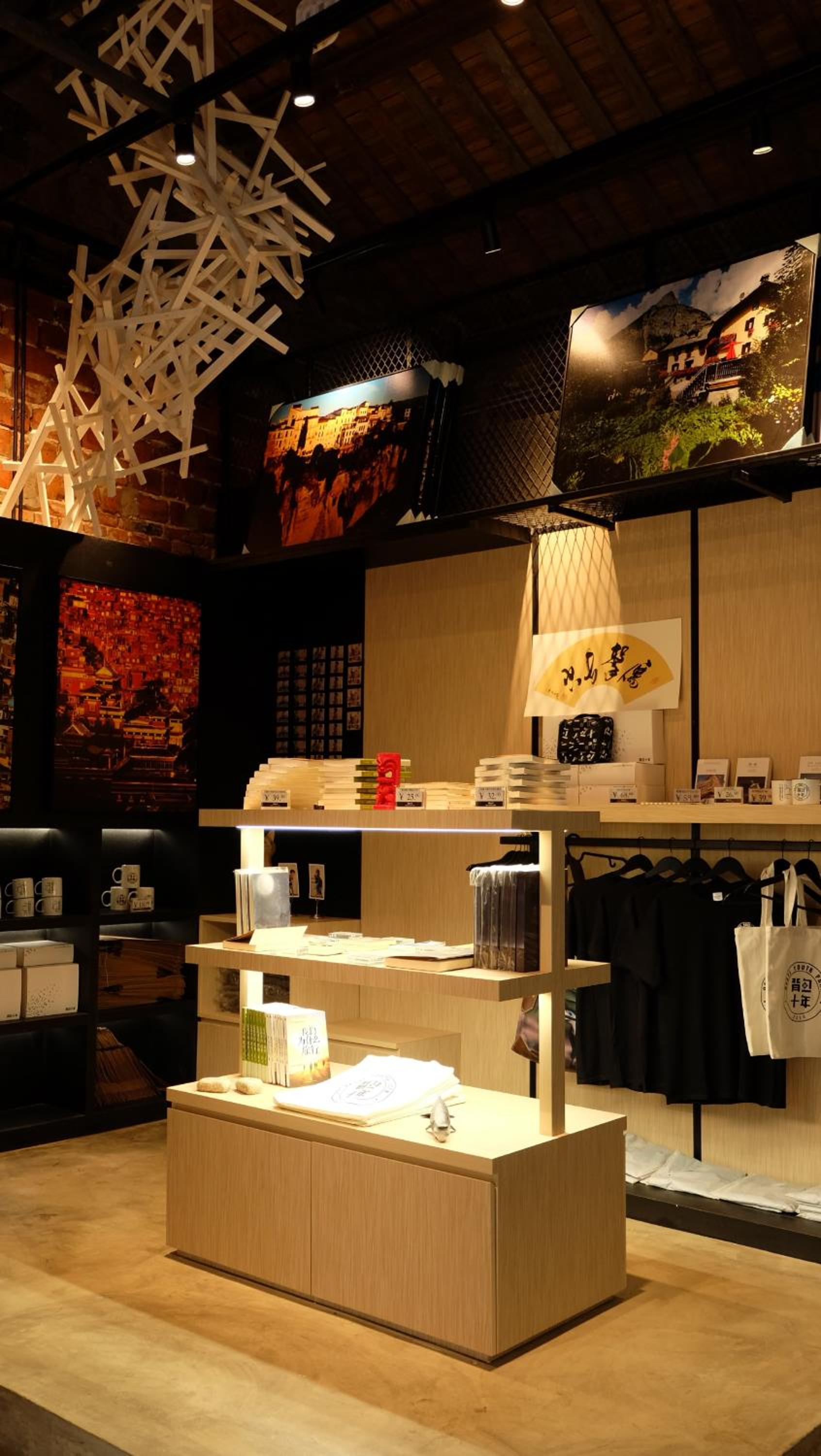 Chongqing Desti Youth Park Hostel Liberation Monument-English Service& Cafe& Bar& Luggage Storage & Large Public Area