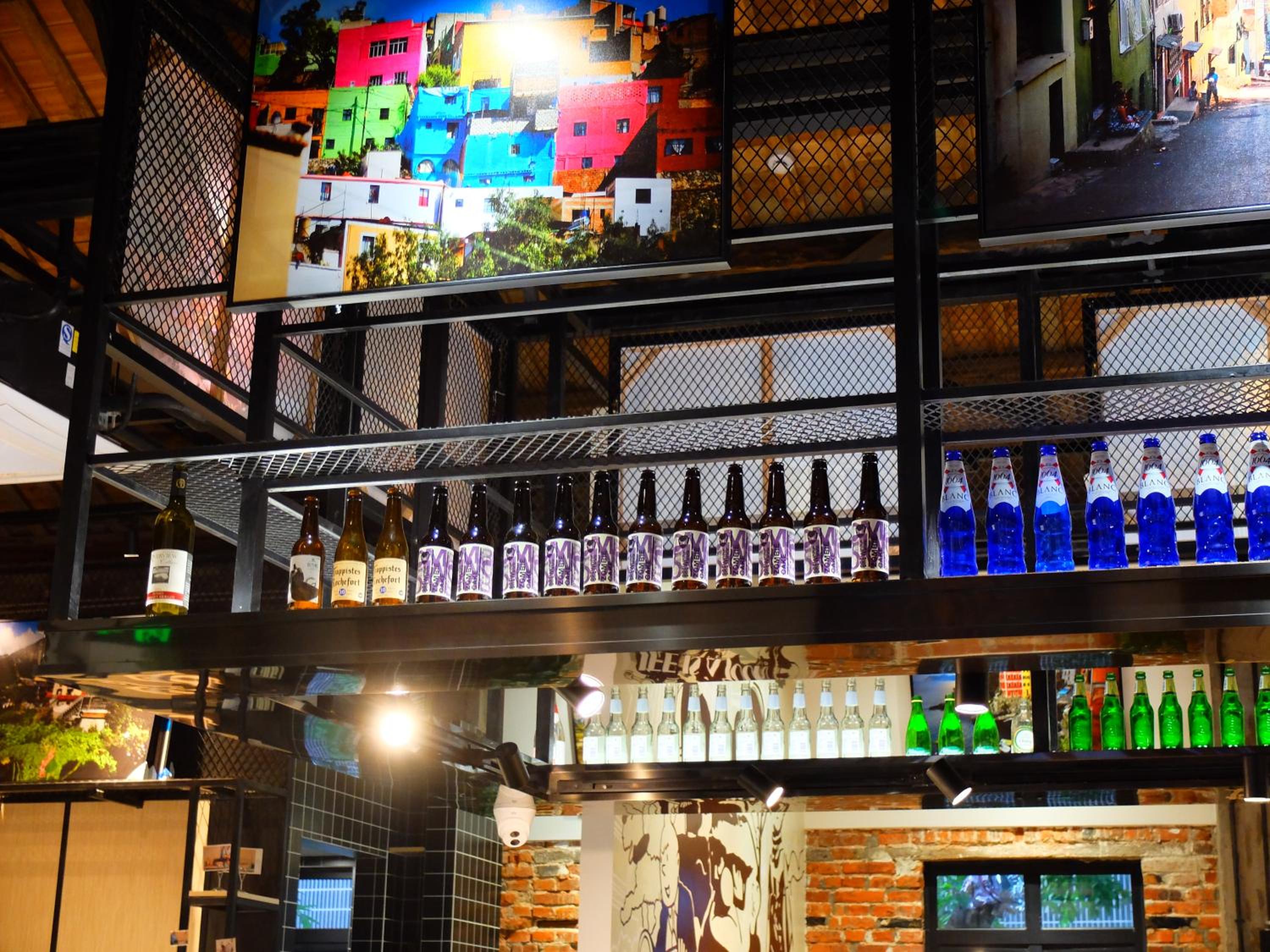 Chongqing Desti Youth Park Hostel Liberation Monument-English Service& Cafe& Bar& Luggage Storage & Large Public Area