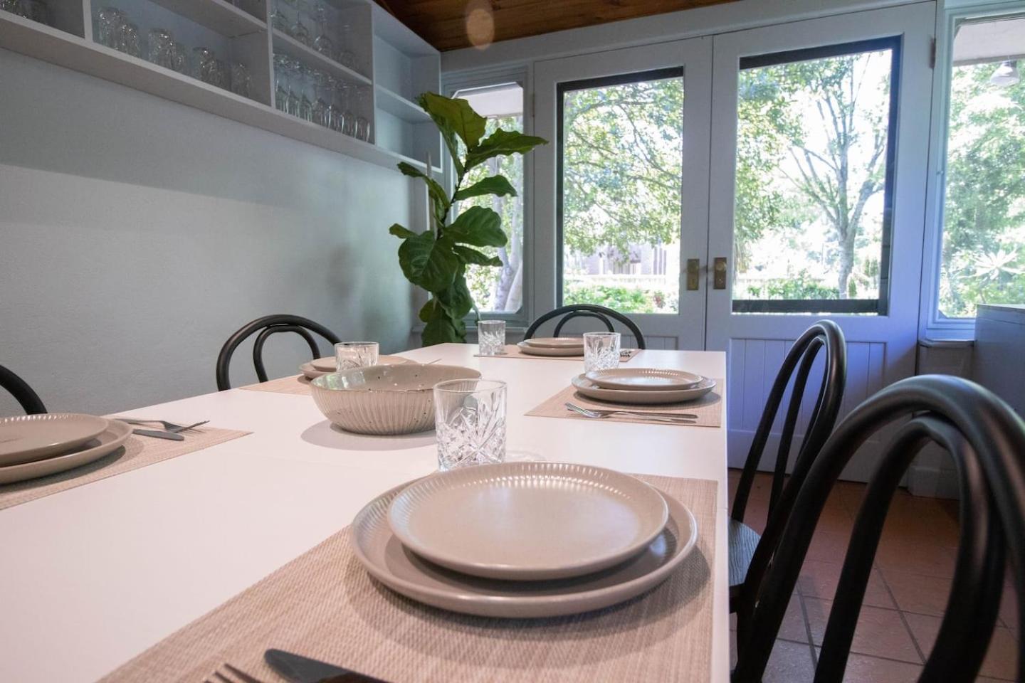 Parkside Spacious Central Family Retreat