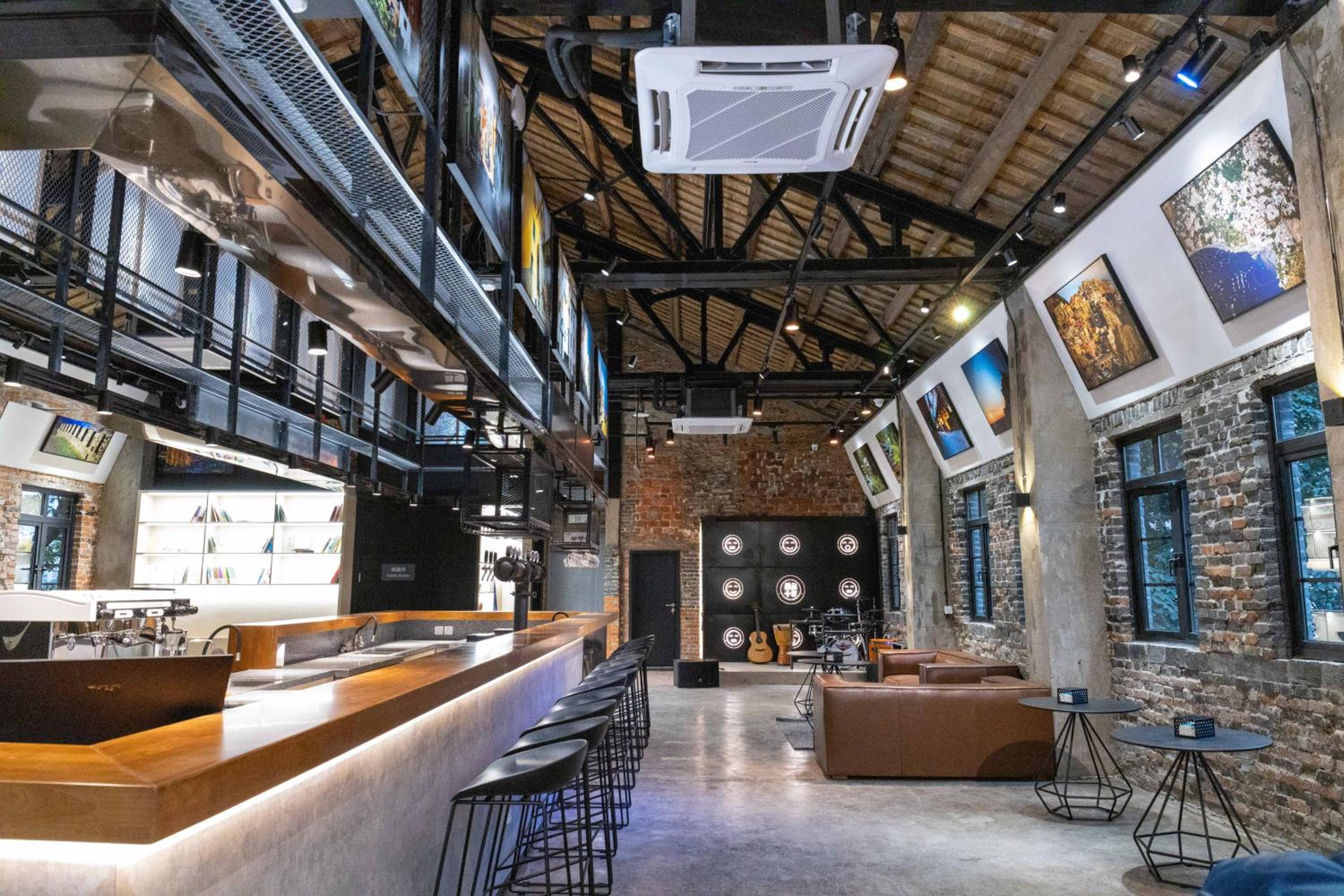 Chongqing Desti Youth Park Hostel Liberation Monument-English Service& Cafe& Bar& Luggage Storage & Large Public Area