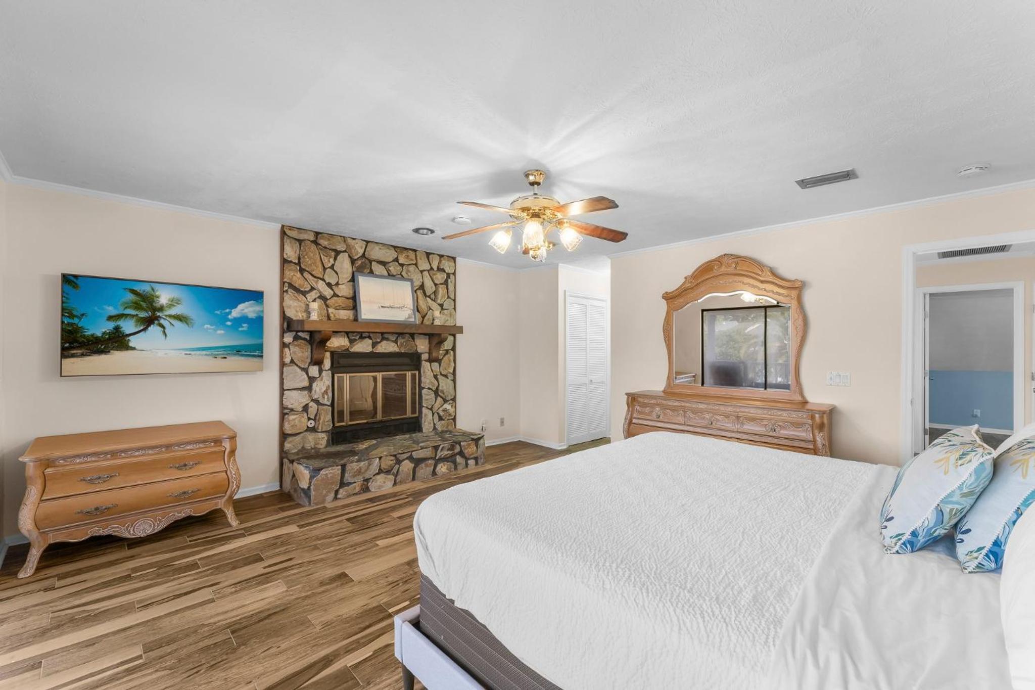 Tranquil Lagoon Beach House! Pool and Beach Nearby! by Dolce Vita Getaways! view 4