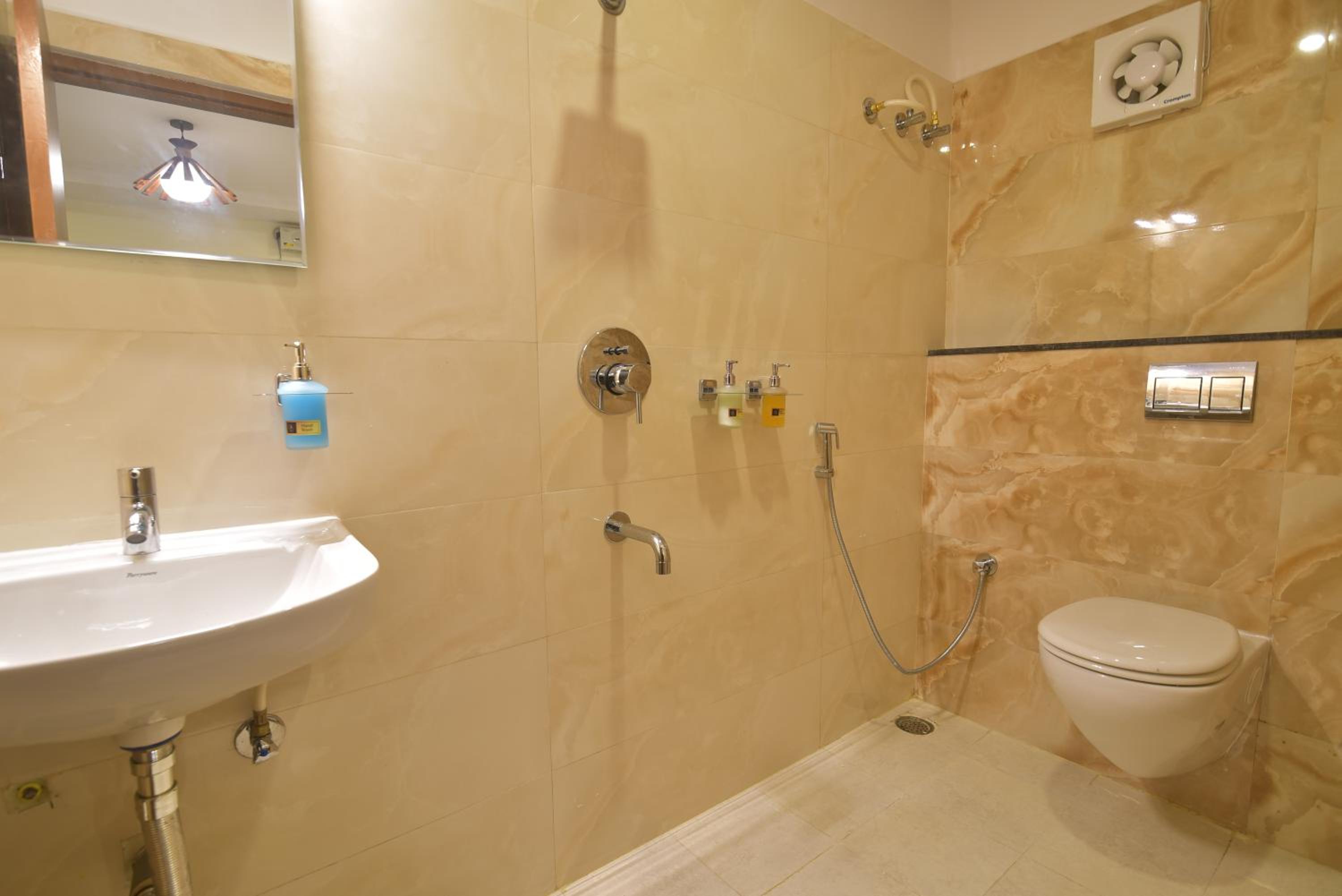 ADDRESS 24 iNN view 4