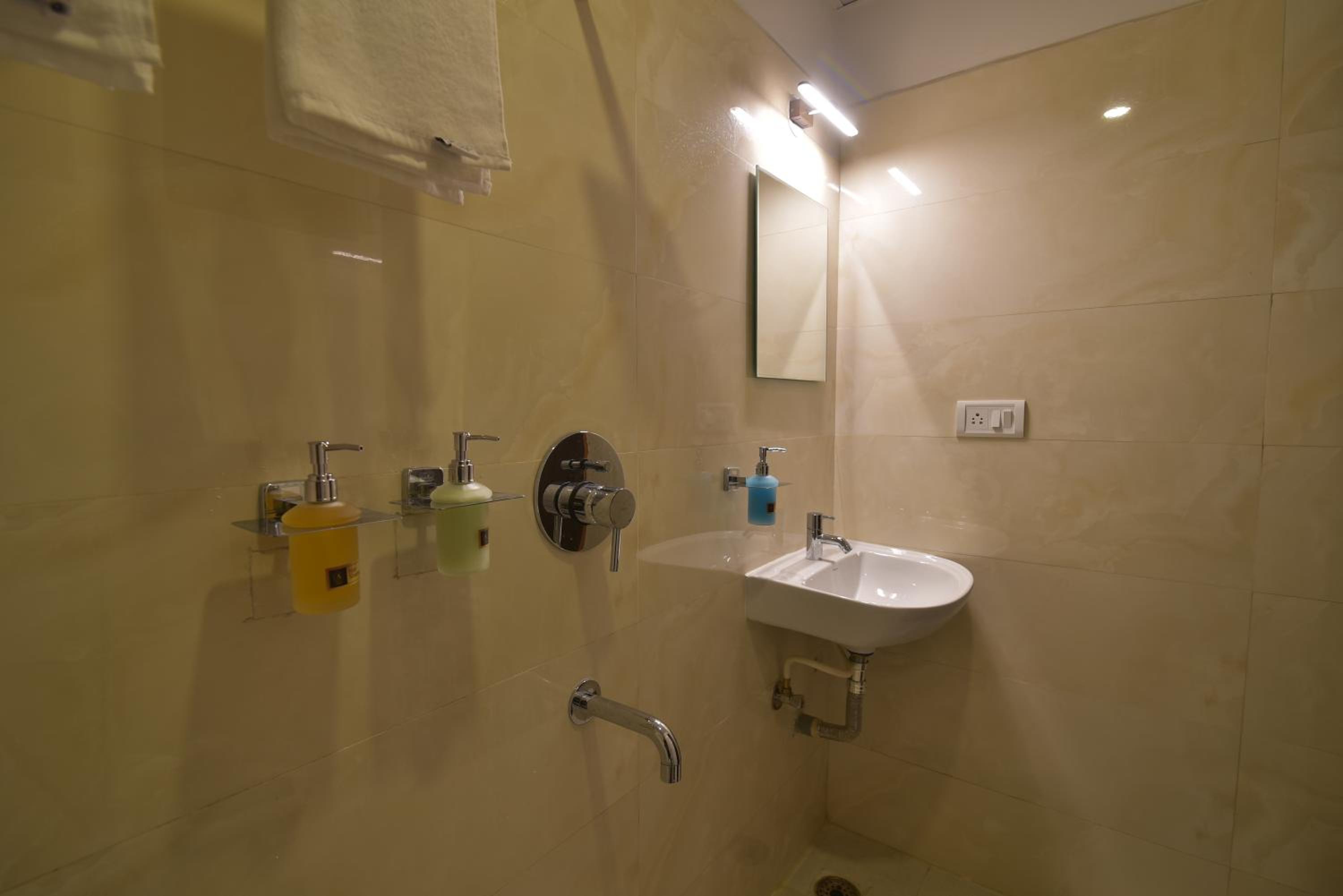 ADDRESS 24 iNN view 5