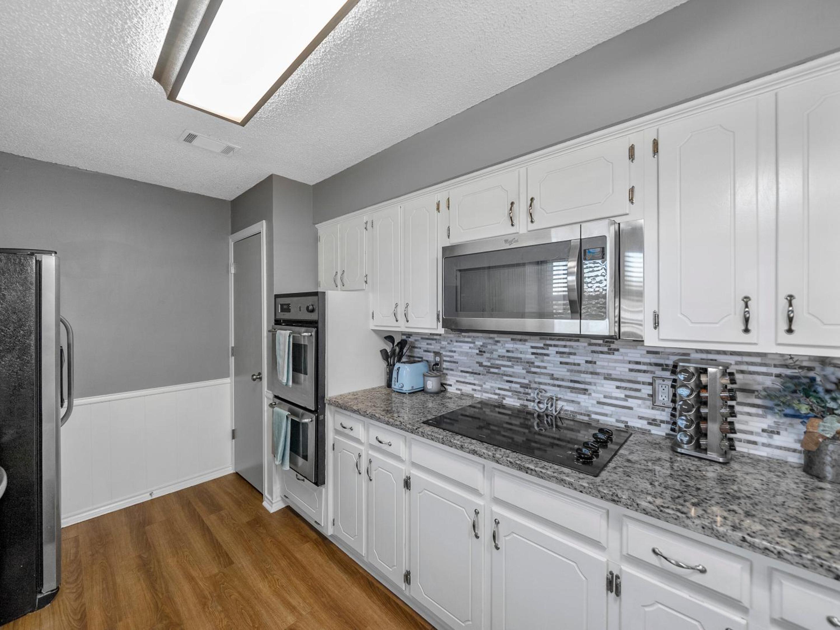 Country Living By Lake Lavon & Historic Wylie view 2