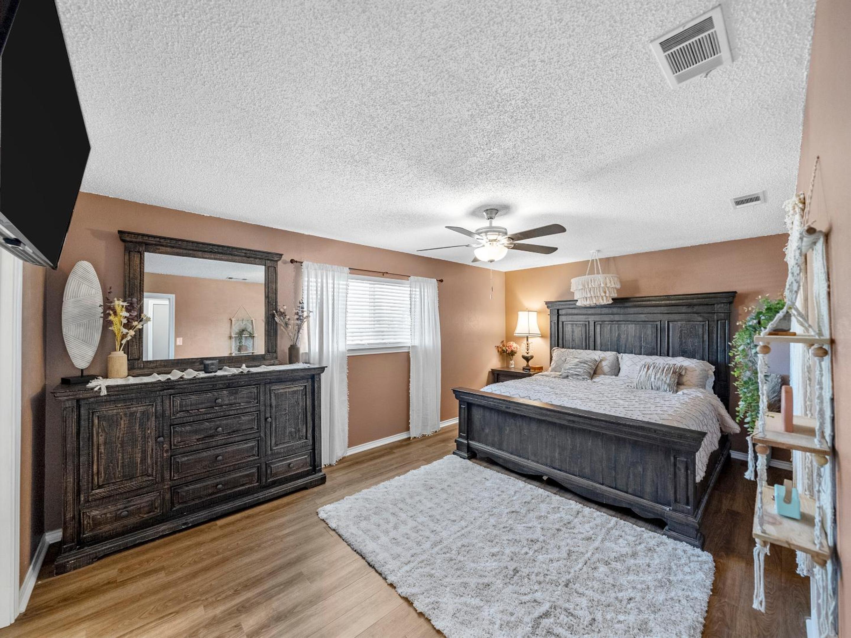 Country Living By Lake Lavon & Historic Wylie view 4