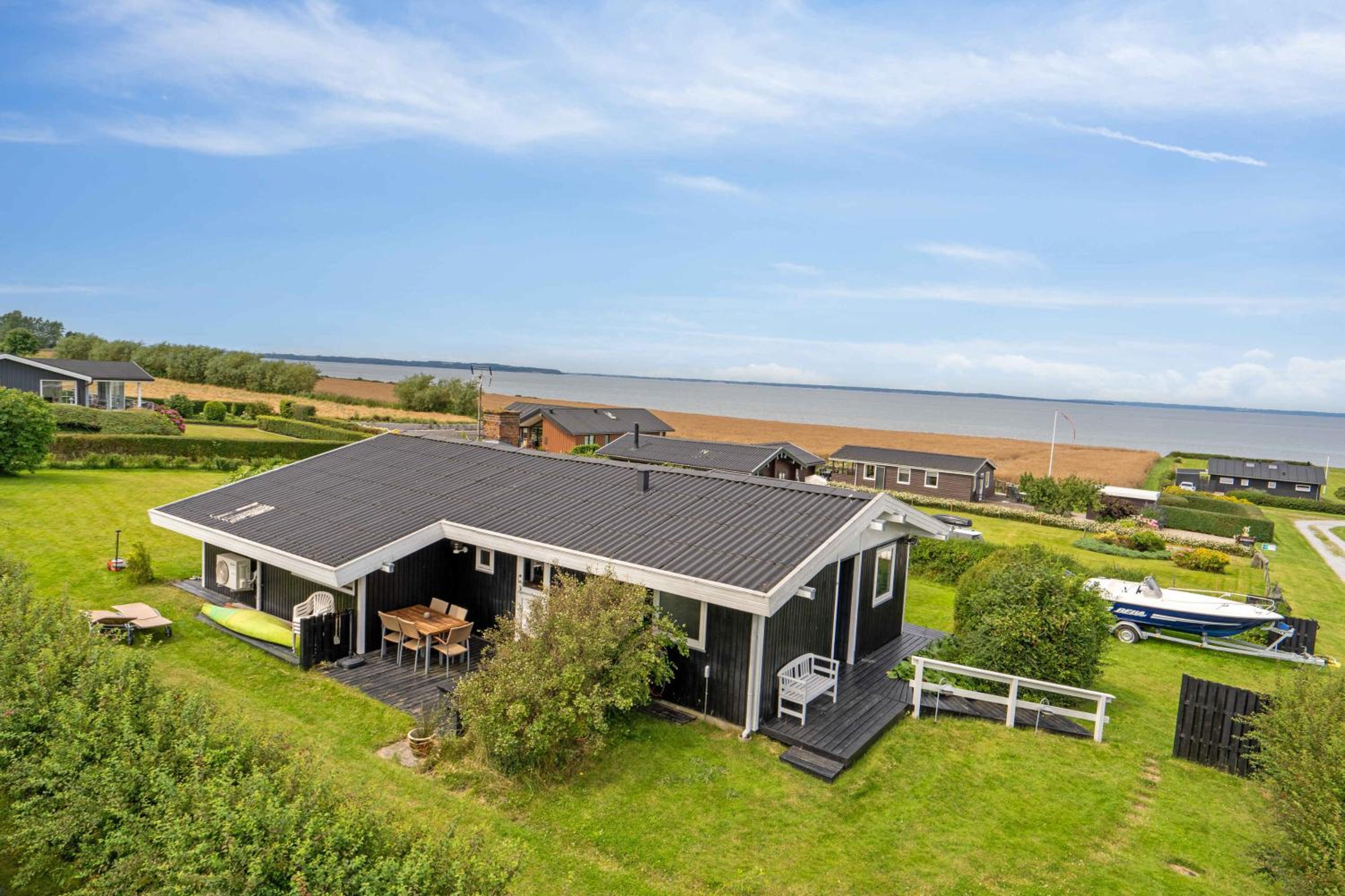 Lovely Summerhouse By Skaastrup Strand W Sea View