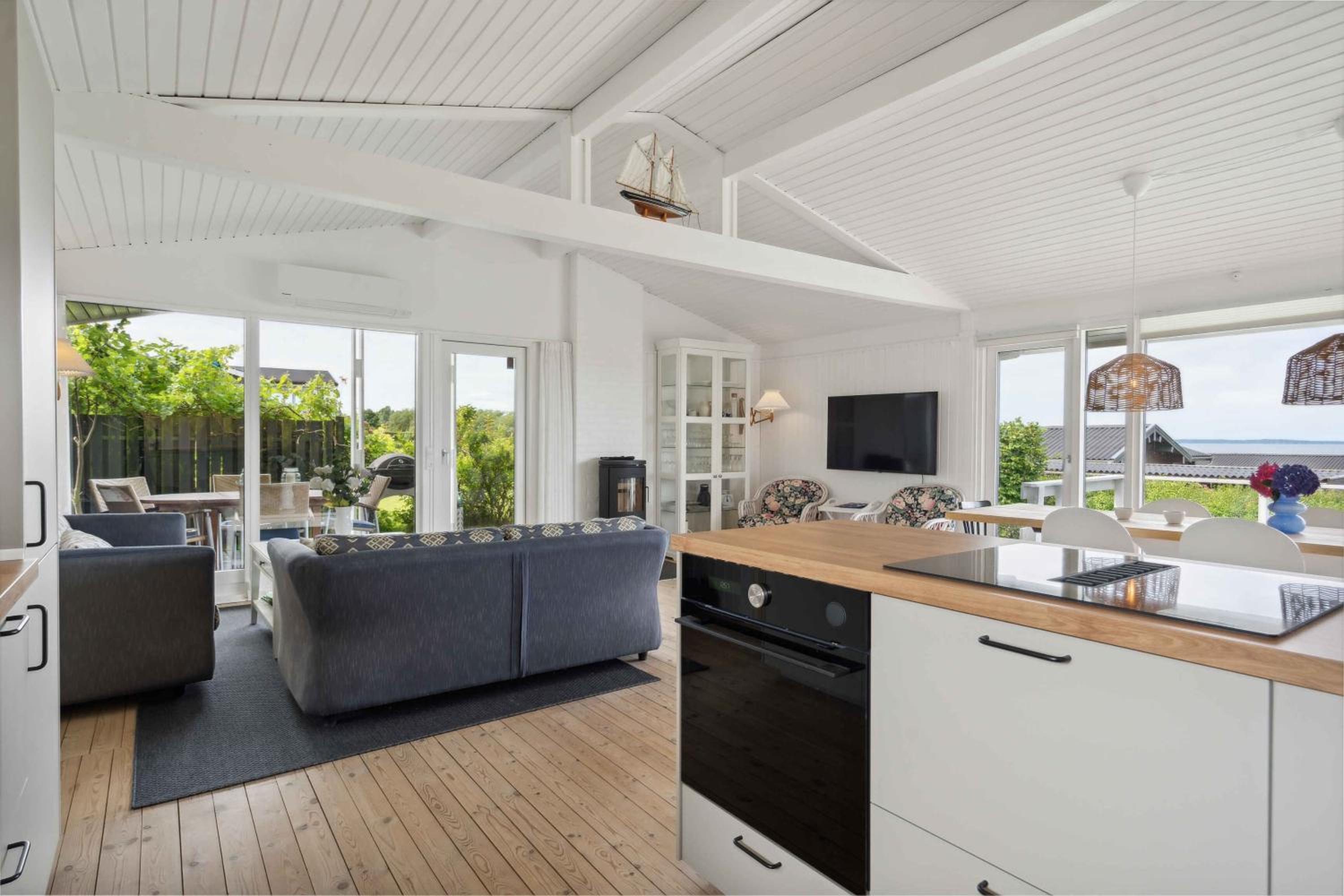 Lovely Summerhouse By Skaastrup Strand W Sea View