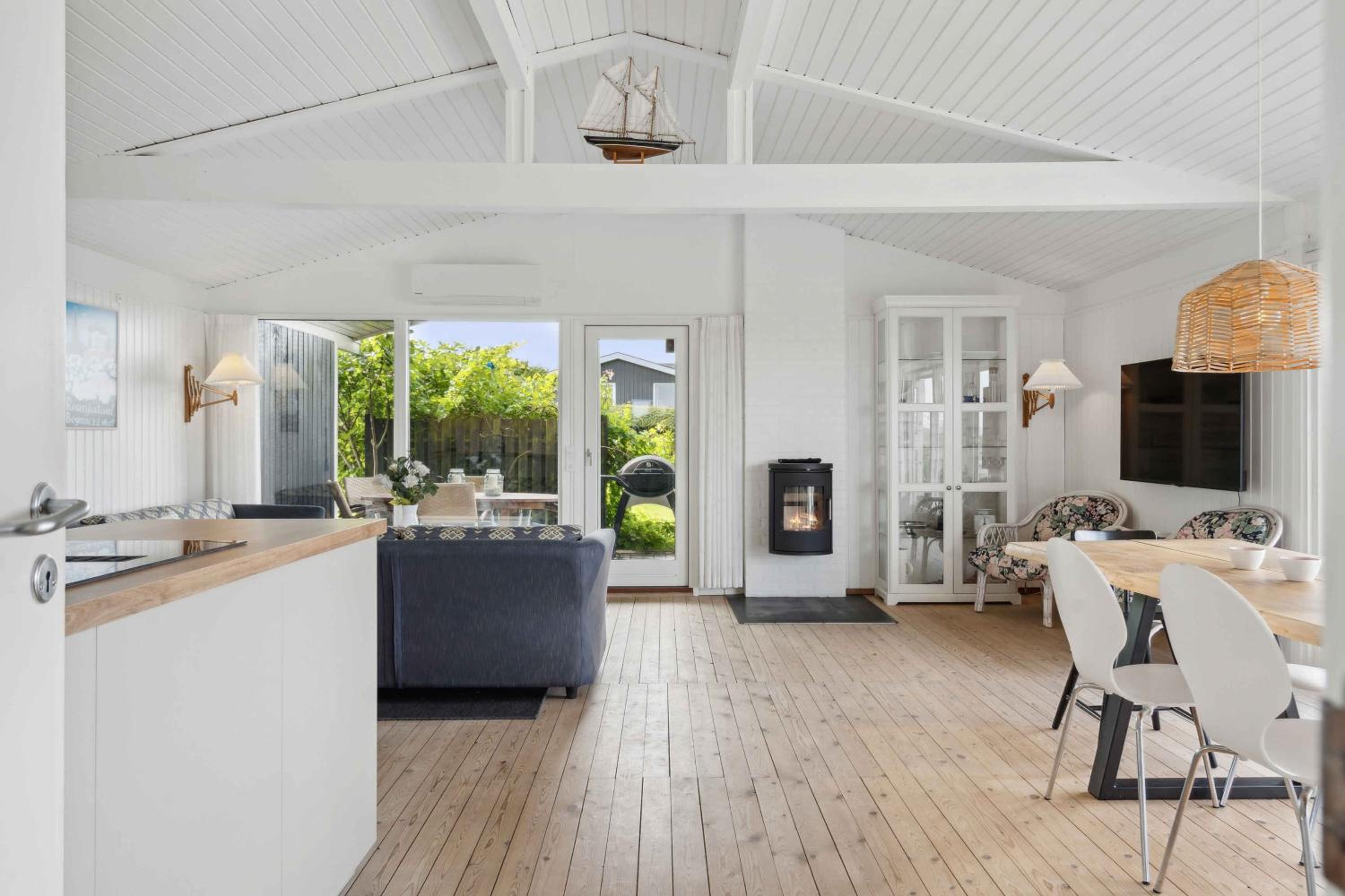 Lovely Summerhouse By Skaastrup Strand W Sea View