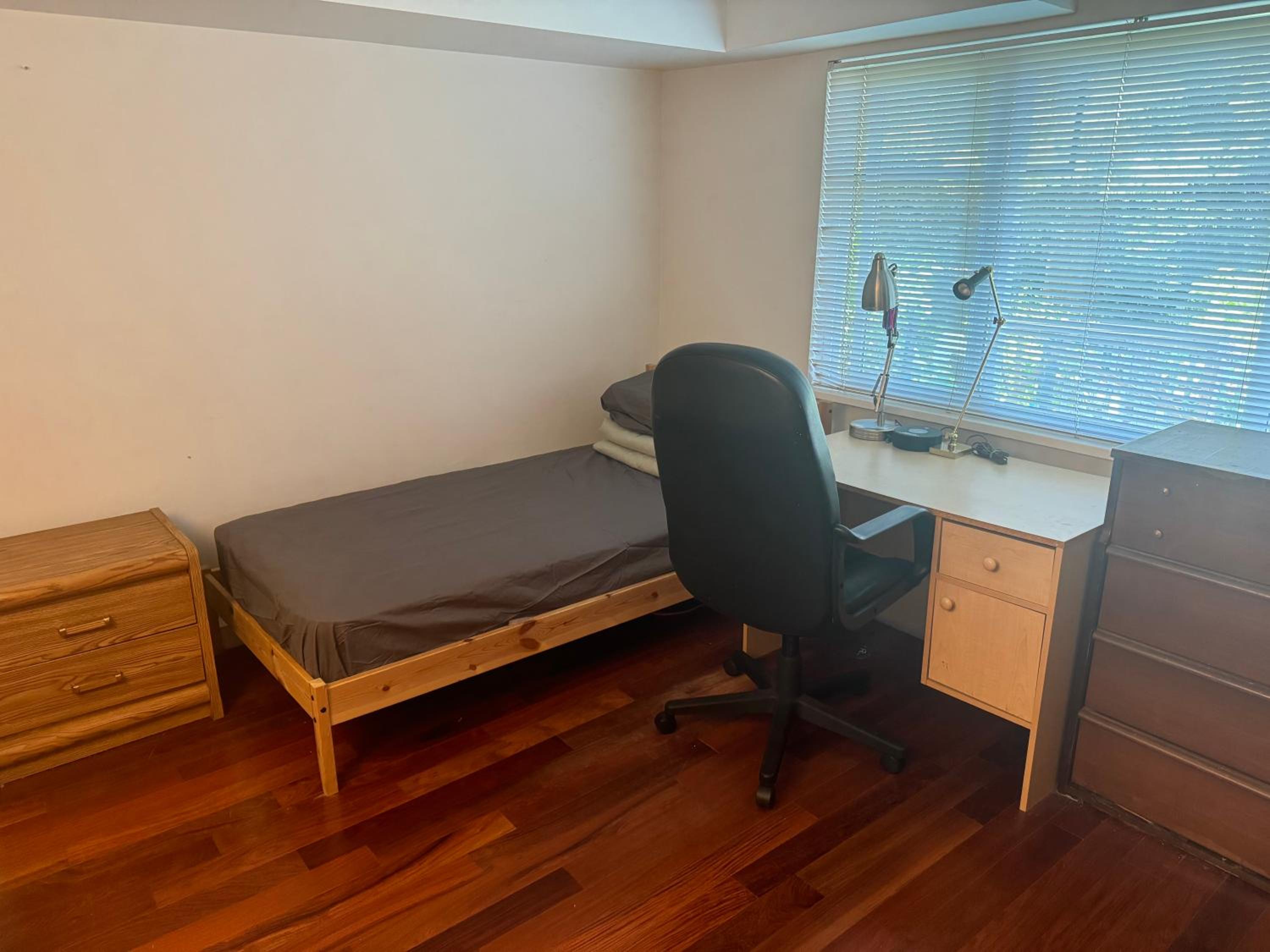 Cozy and Friendly Home Single Room No Pets Allowed