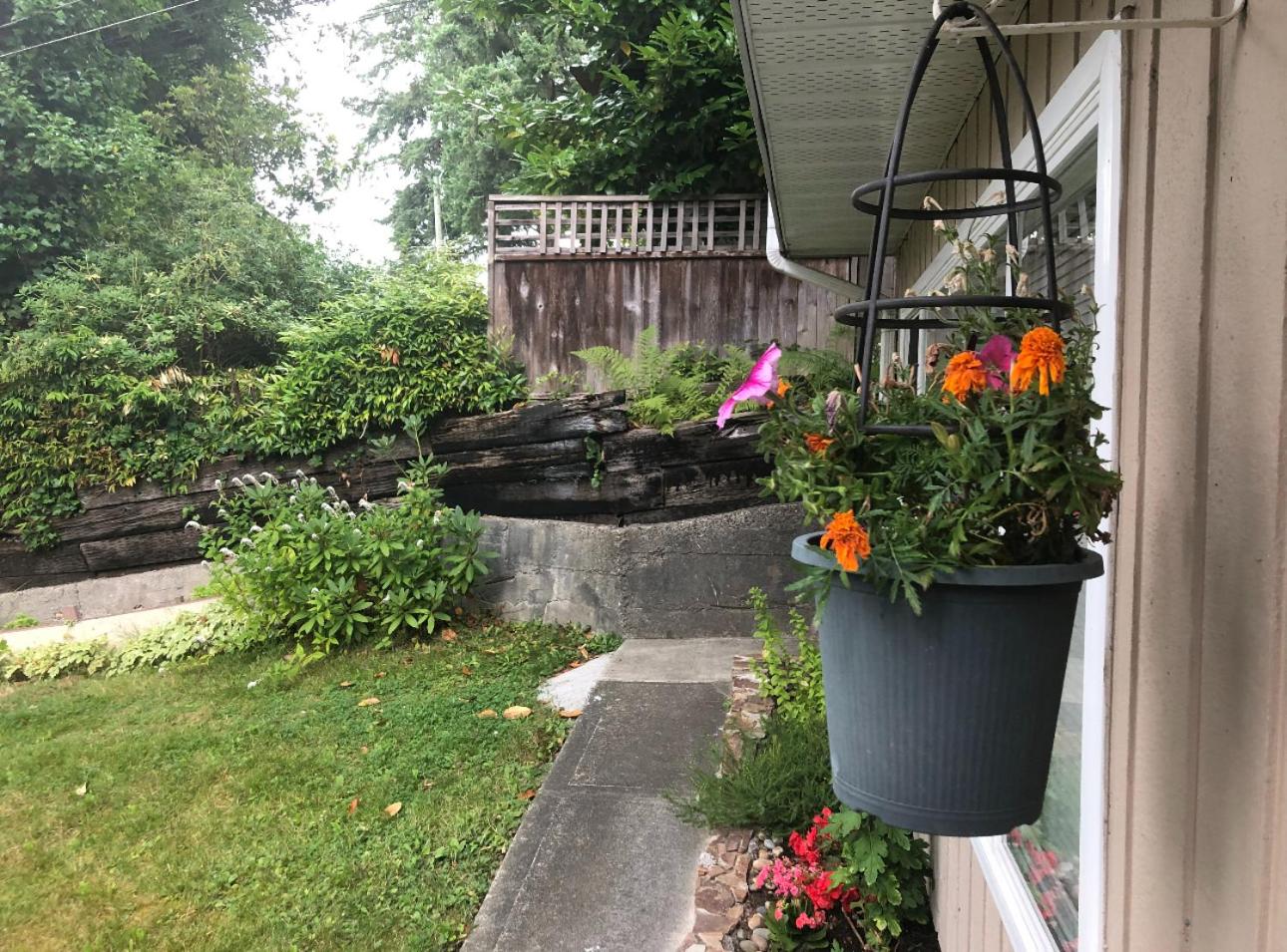 Cozy and Friendly Home Single Room No Pets Allowed