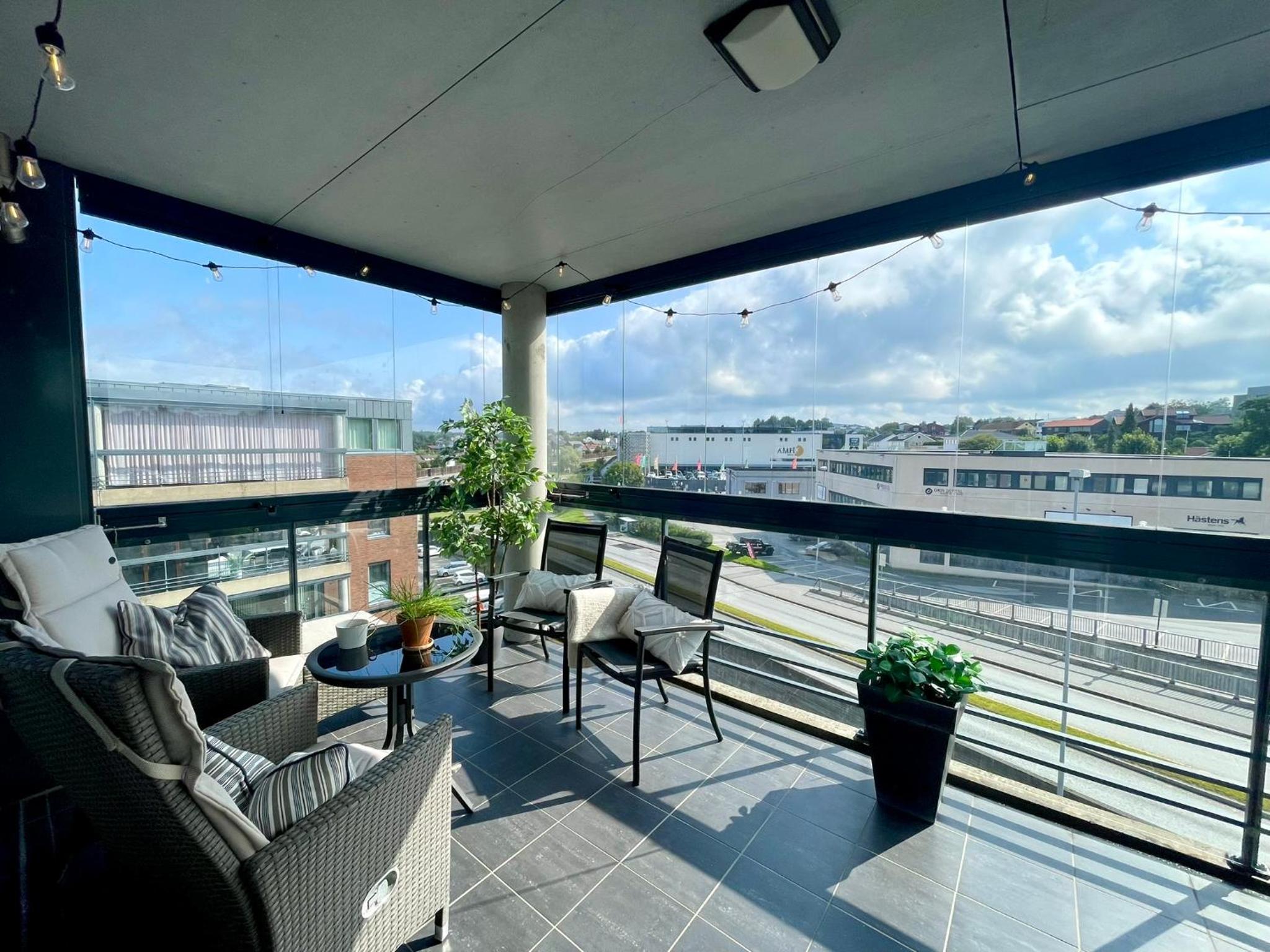 ONS 2024 - 2 bedroom apartment close to exhibition area view 3