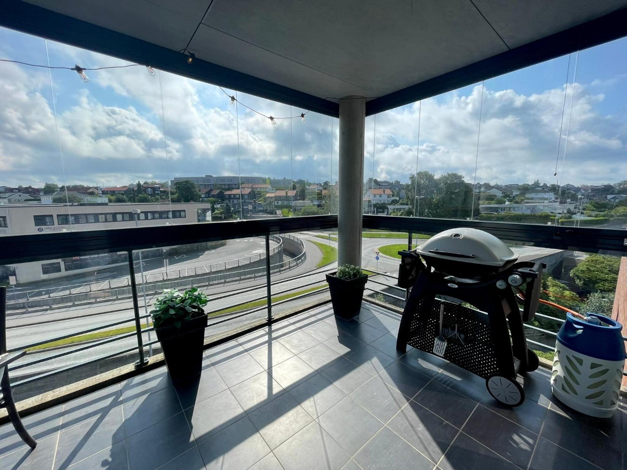 ONS 2024 - 2 bedroom apartment close to exhibition area view 4