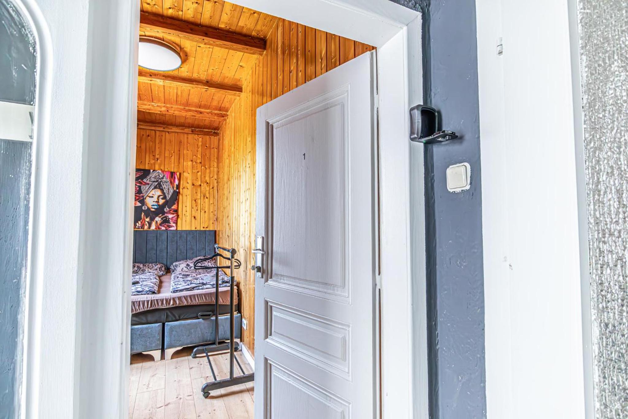 Comfy Rooms in Shared villa with Terrace and Garden