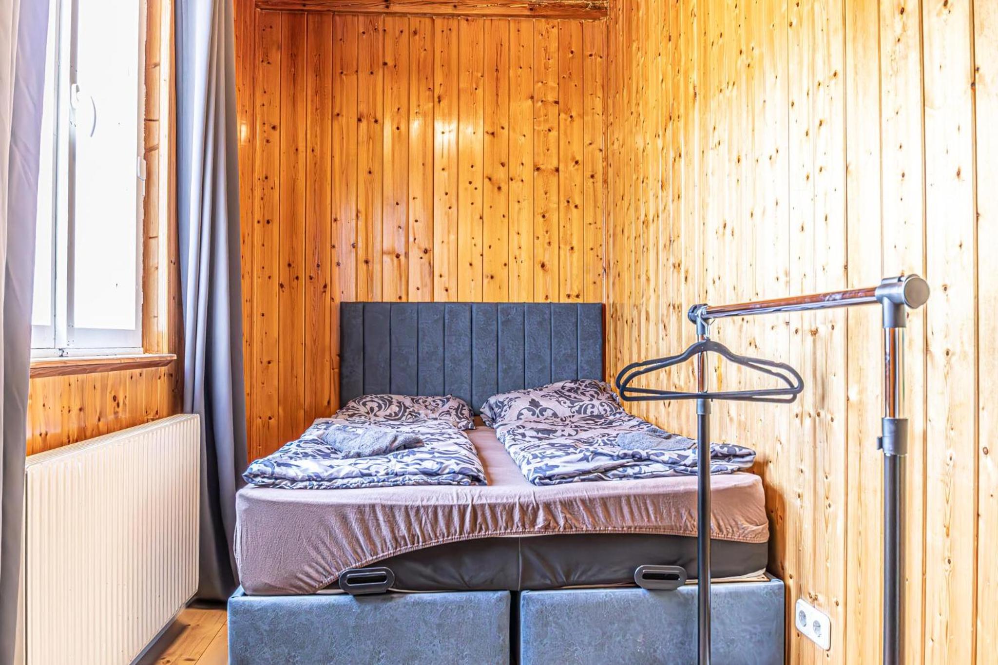 Comfy Rooms in Shared villa with Terrace and Garden