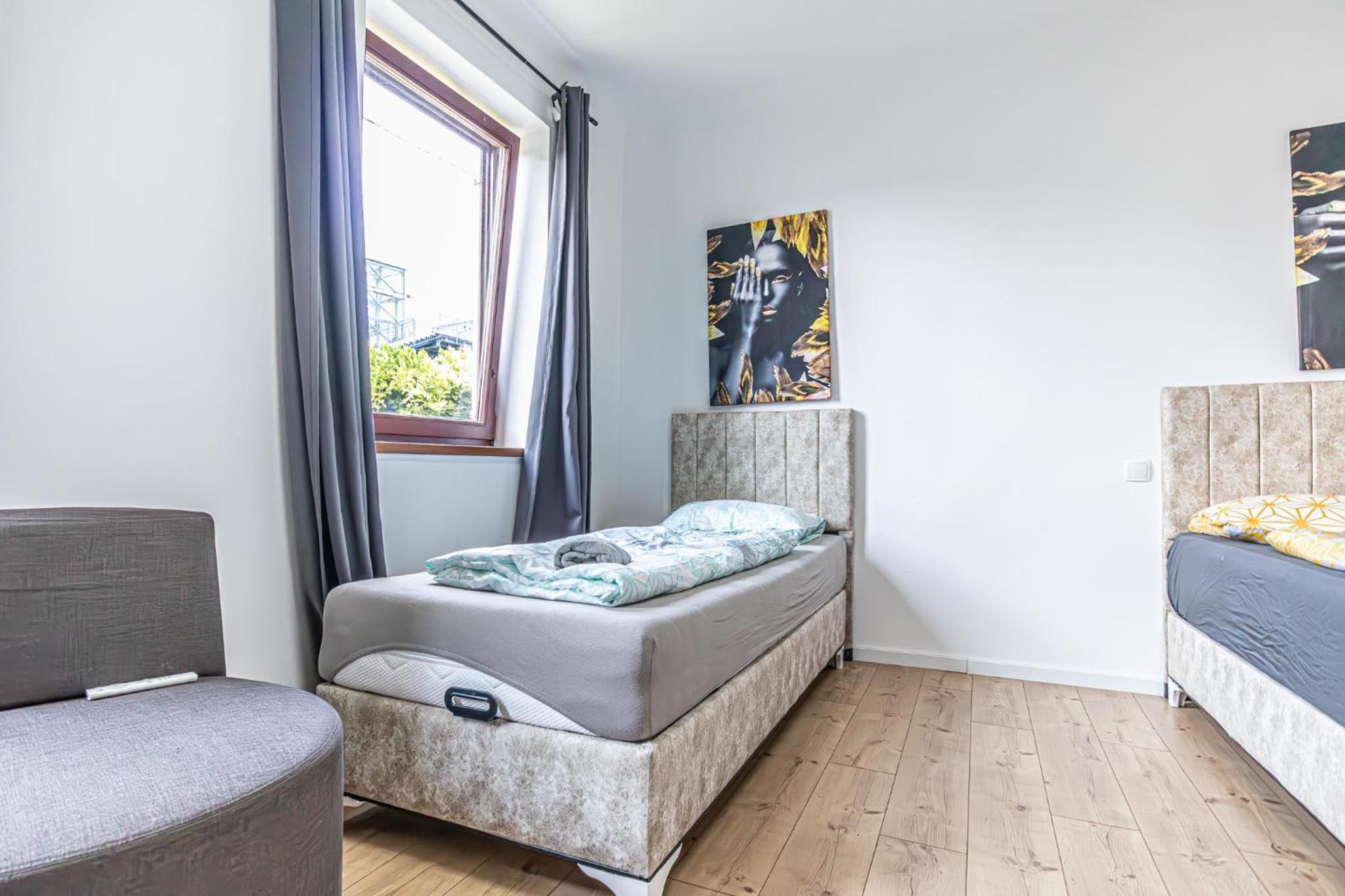 Comfy Rooms in Shared villa with Terrace and Garden