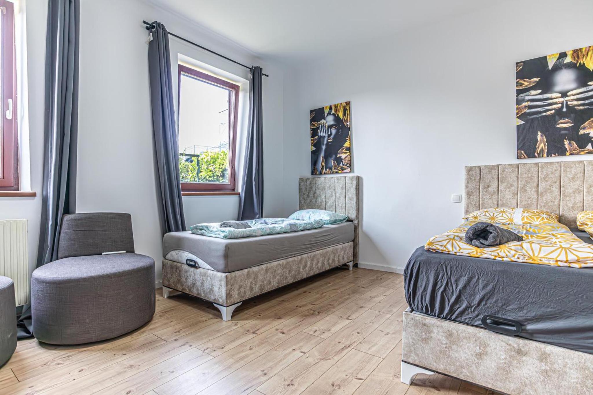 Comfy Rooms in Shared villa with Terrace and Garden