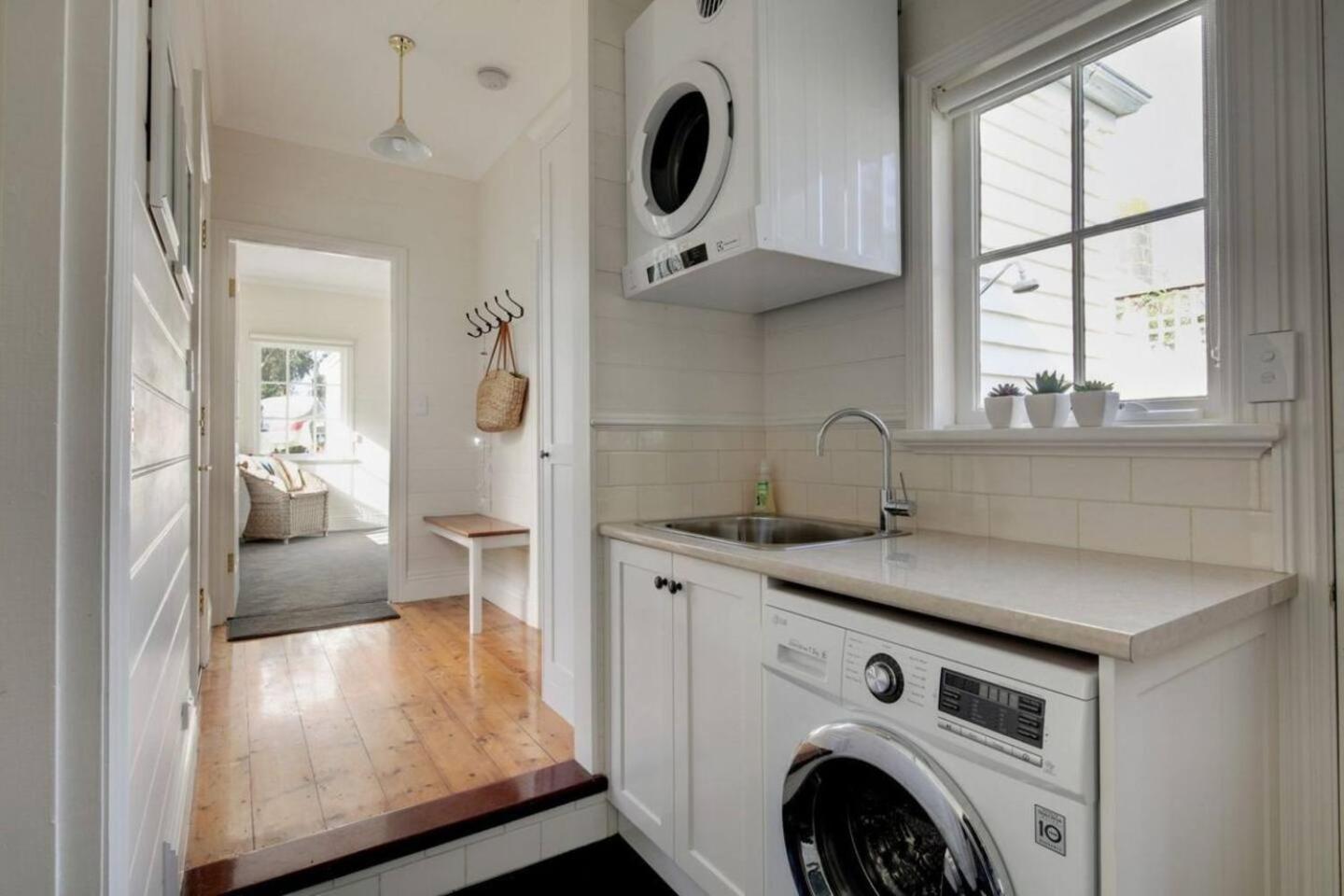Historic 1850s Magnetic Cottage
