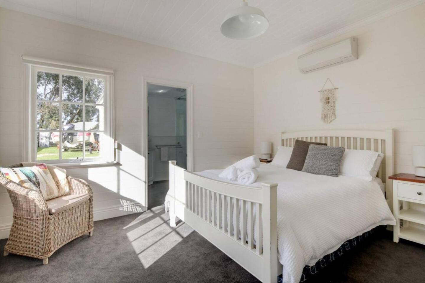 Historic 1850s Magnetic Cottage