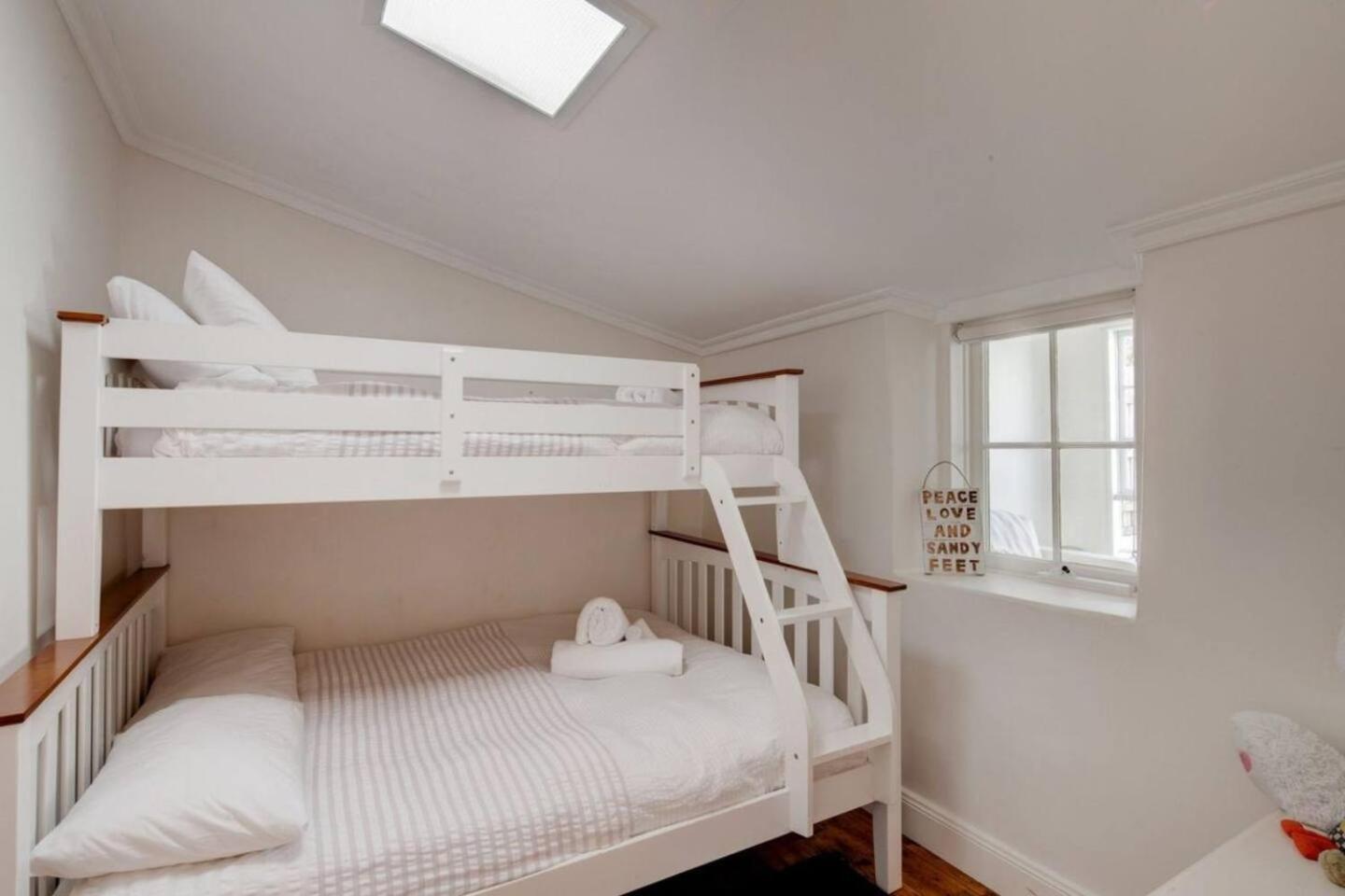 Historic 1850s Magnetic Cottage
