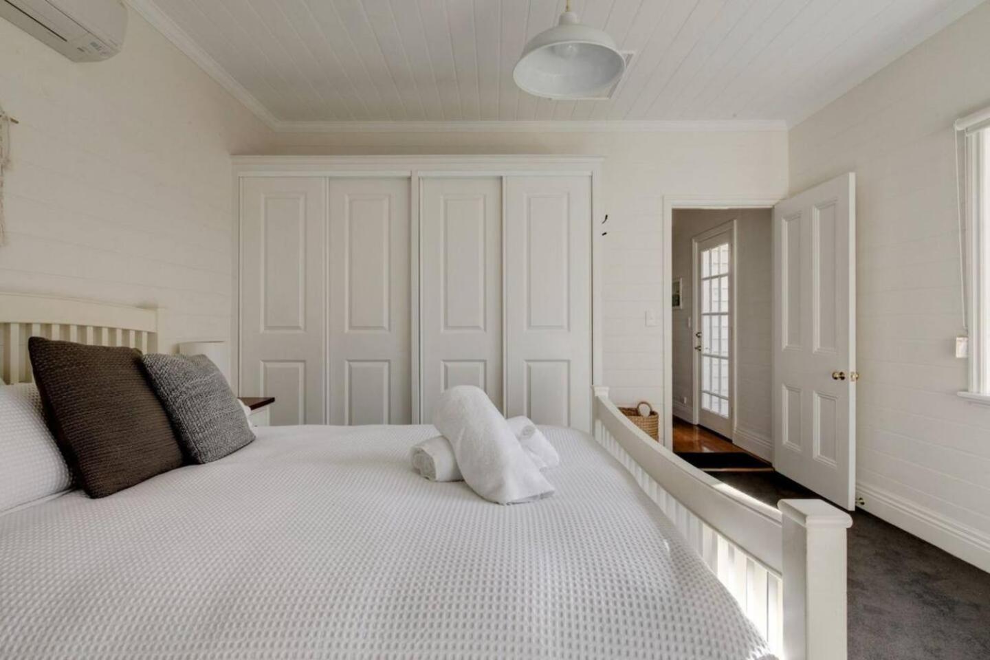 Historic 1850s Magnetic Cottage