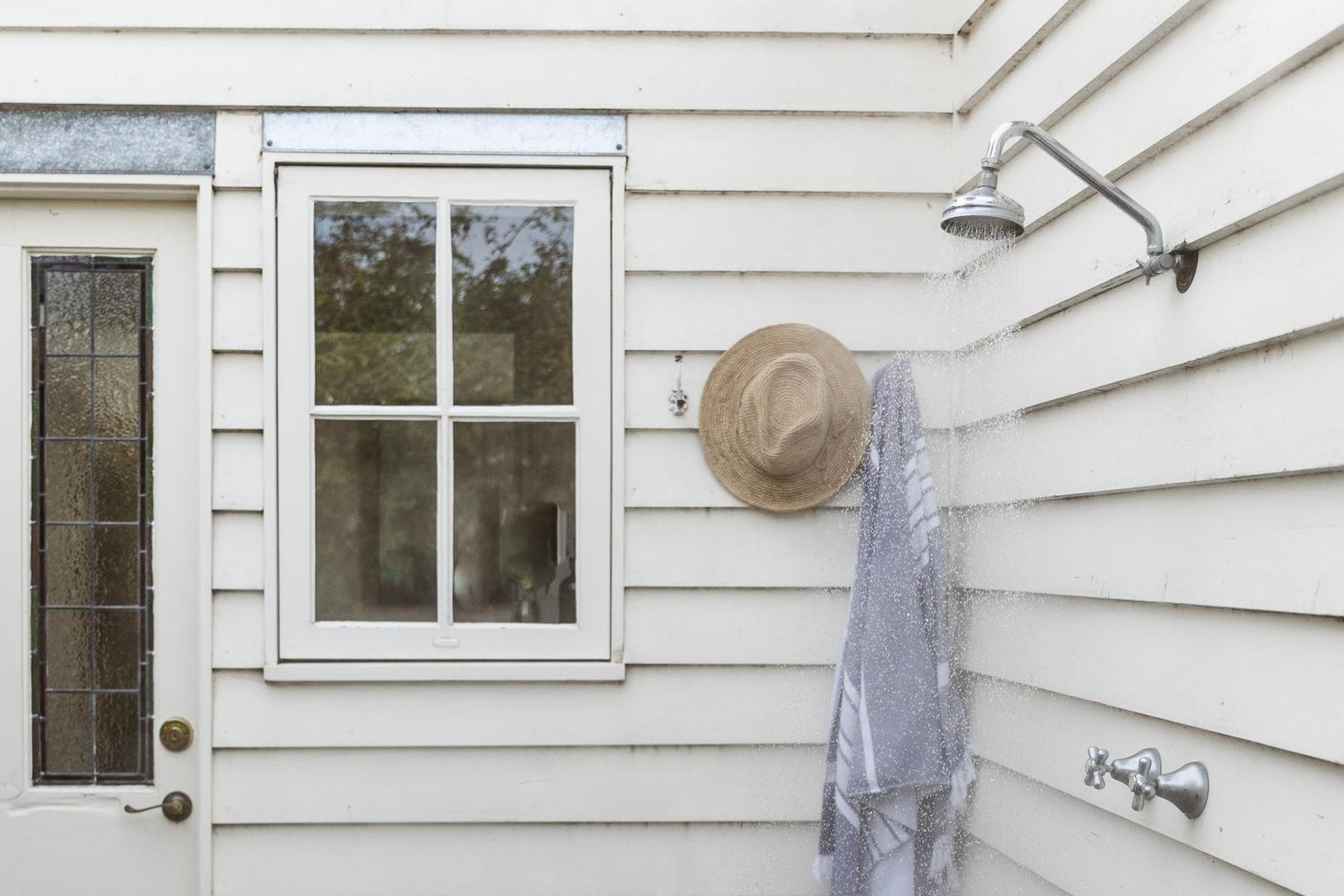 Historic 1850s Magnetic Cottage