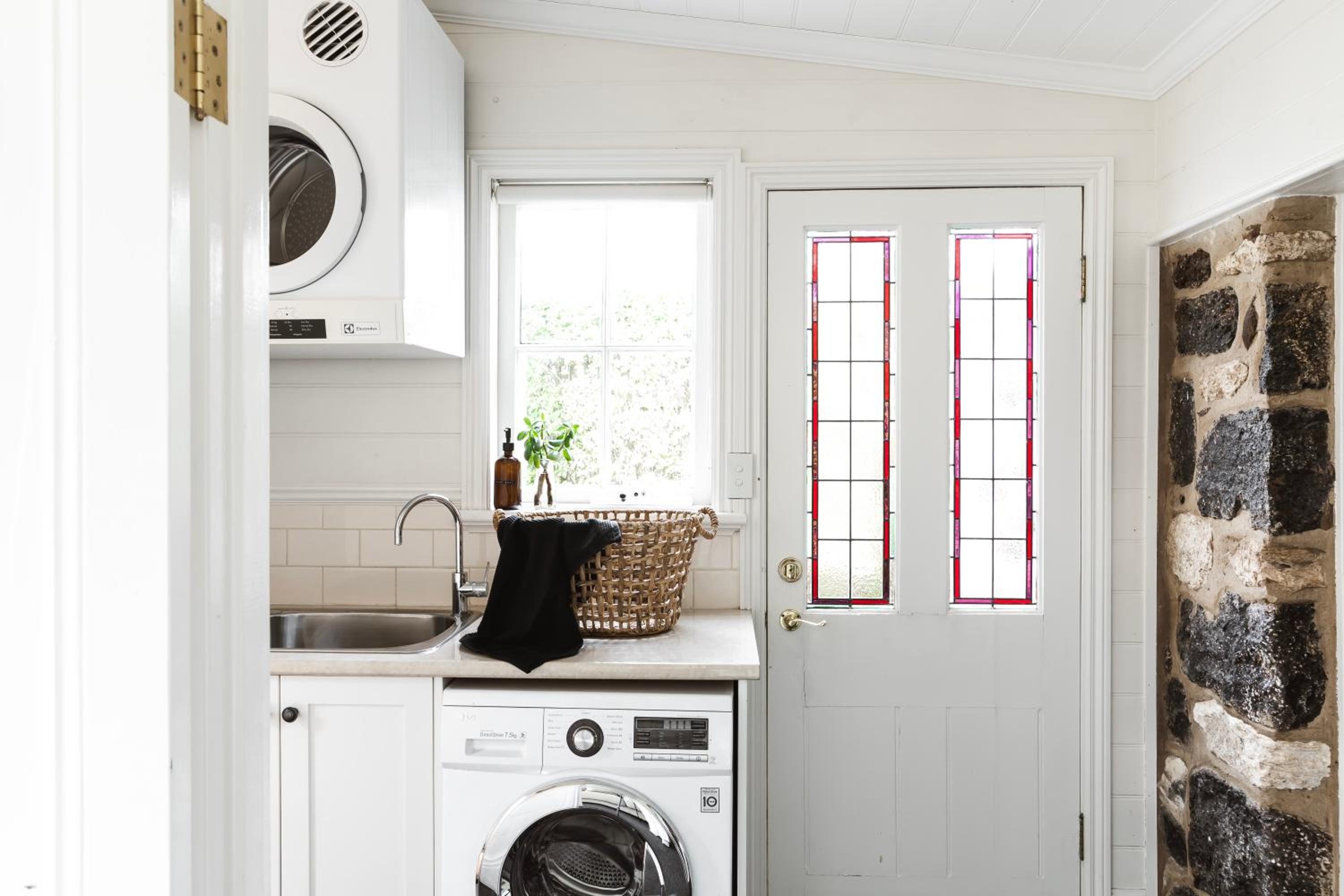 Historic 1850s Magnetic Cottage