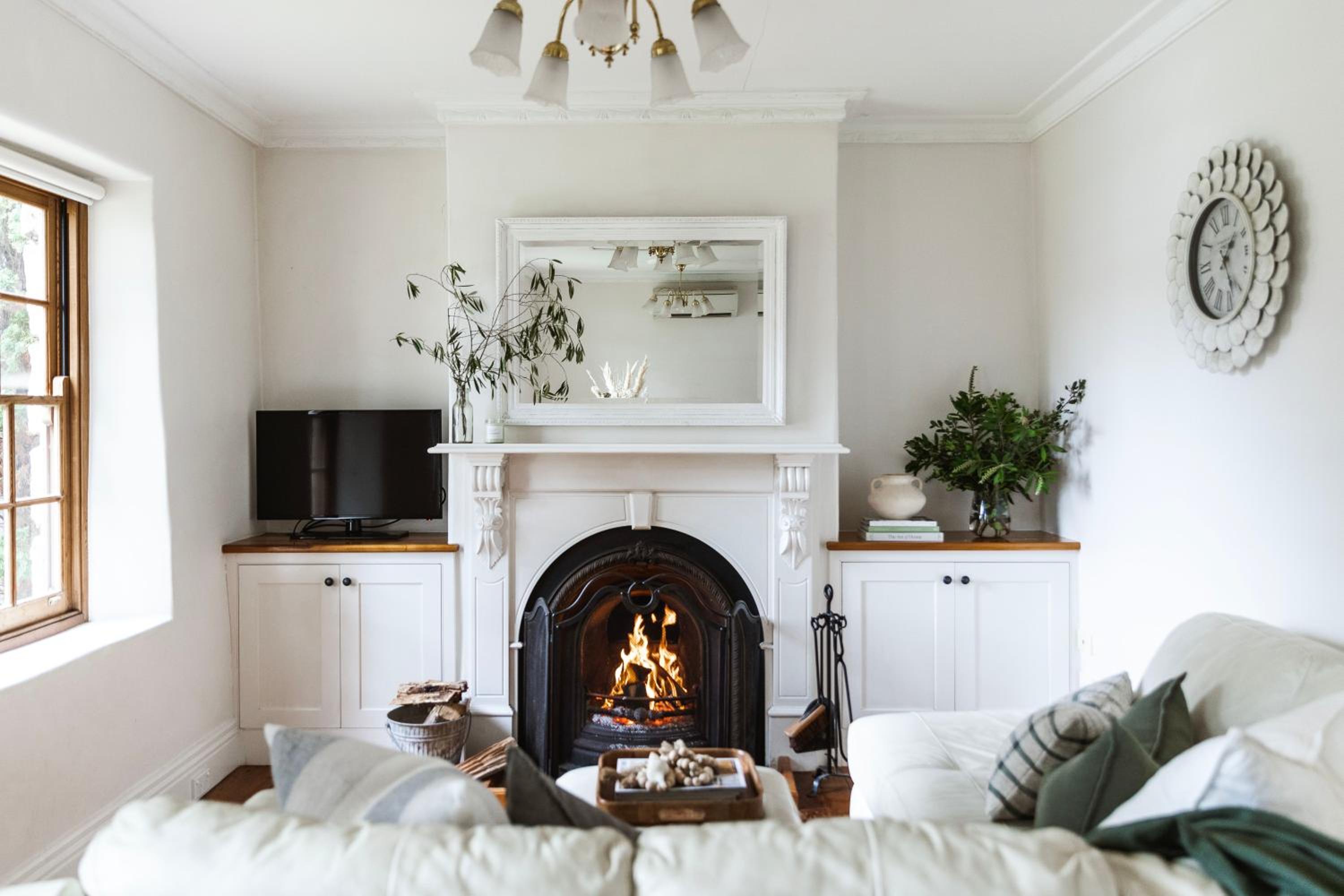 Historic 1850s Magnetic Cottage